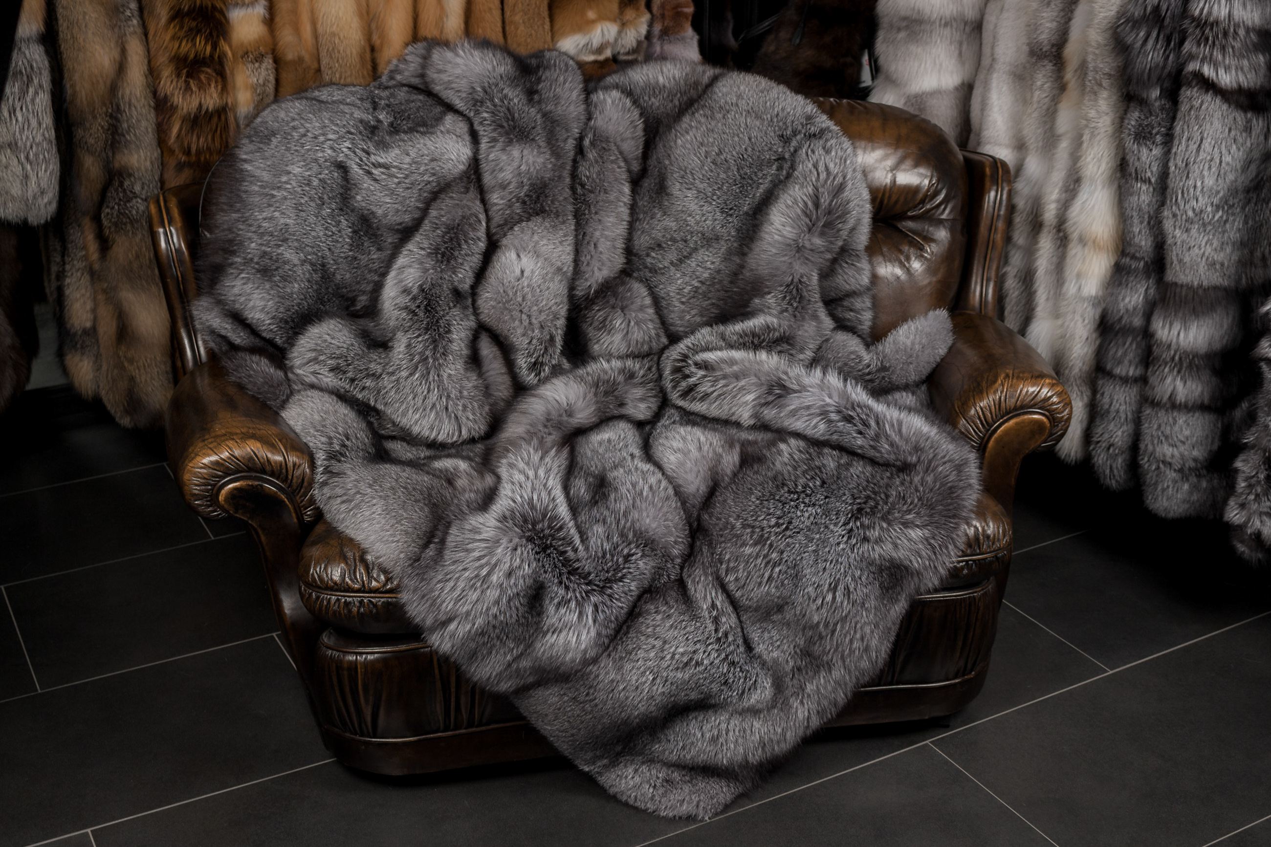 SAGA Blue Frost Fox Fur Blanket