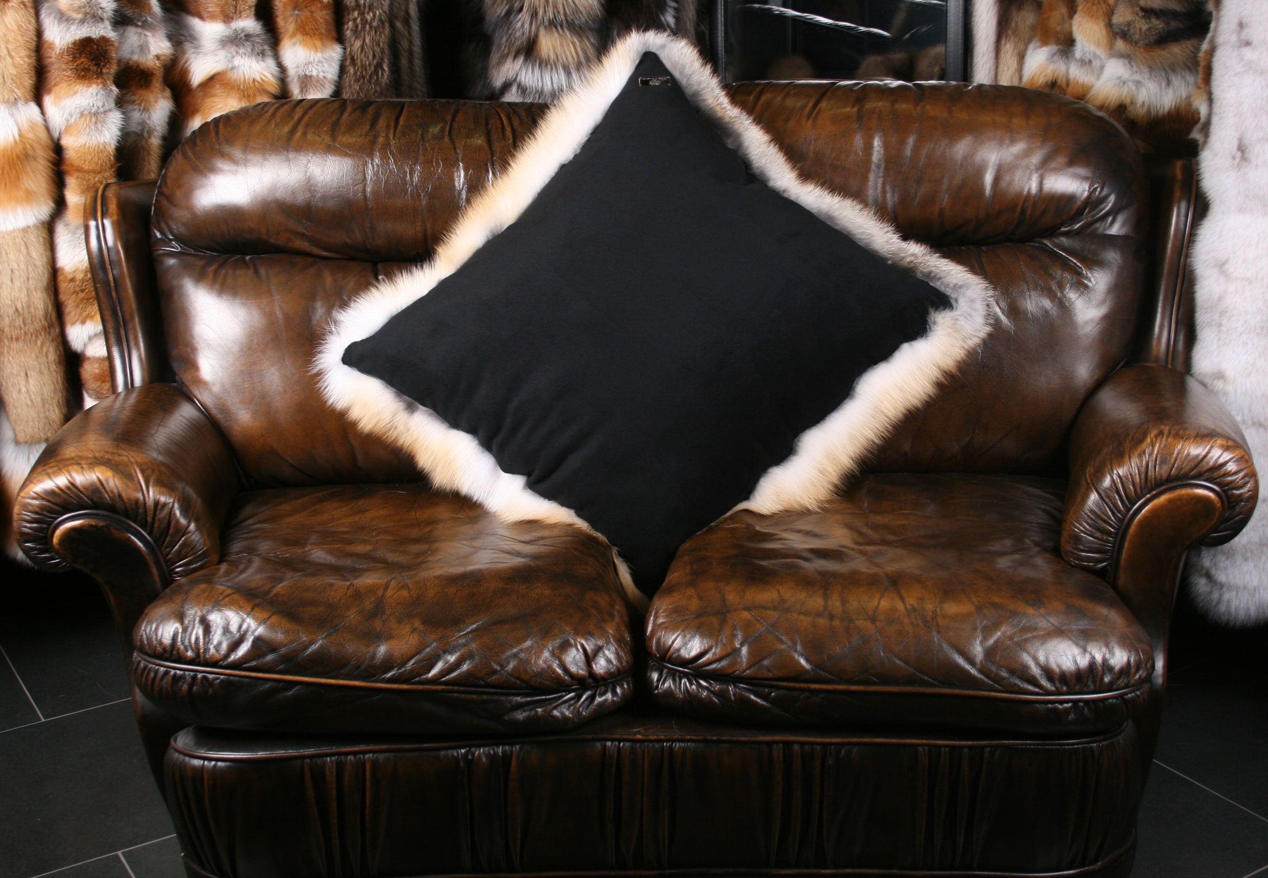 Golden Island fox fur pillow (SAGA Fur)