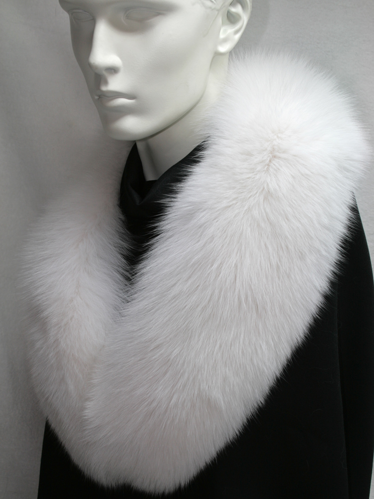 SAGA shadow fox fur collar