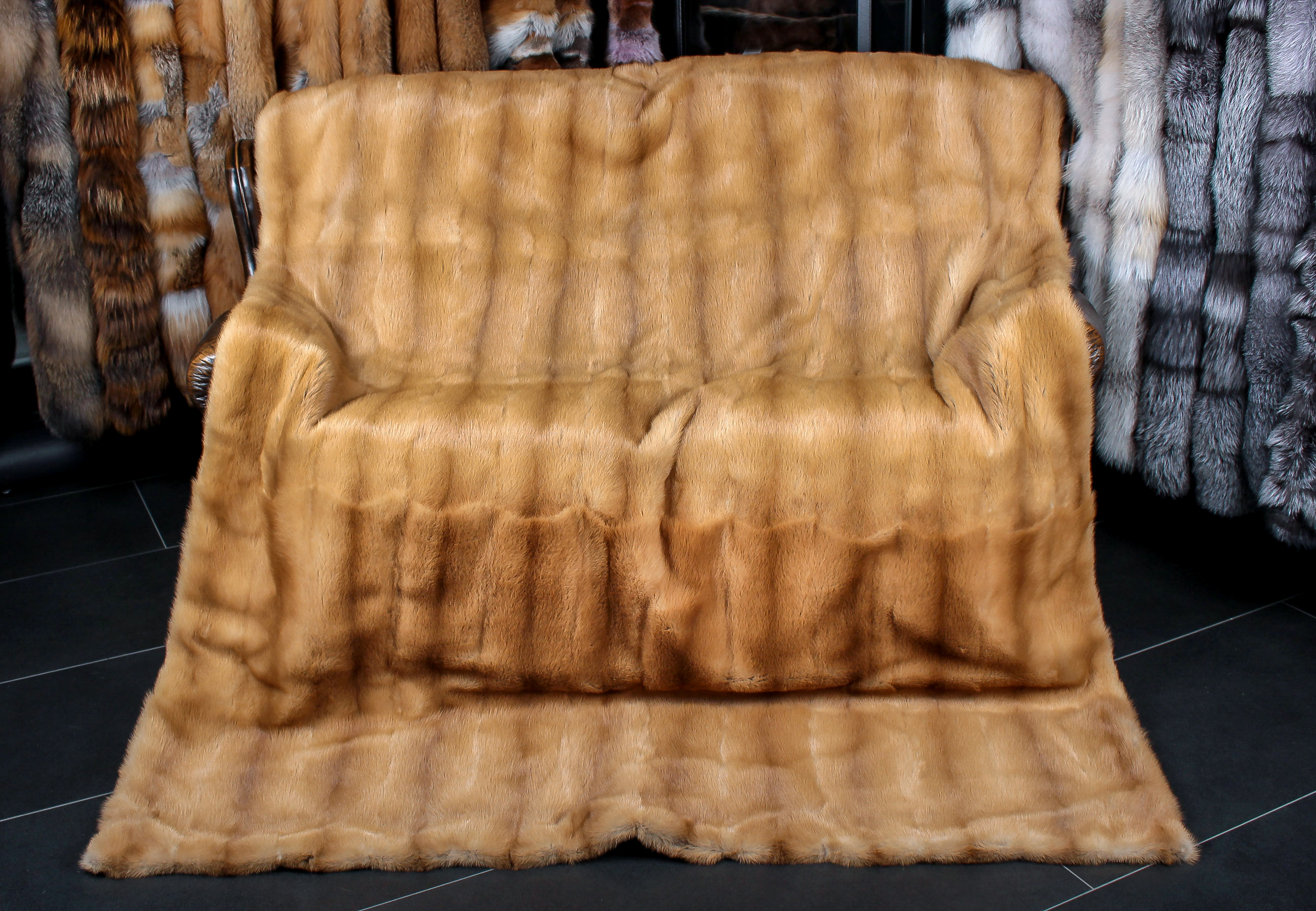3-1450-Wiesel-Felldecke-Russische-Kolinskys Weasel Fur Blanket - Russian Kolinskys