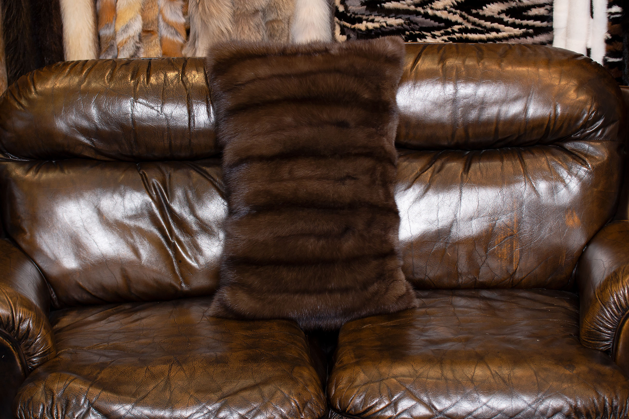 2-1995-Zobel-Echtfell-Kissen-Lars-Paustian Genuine Sable Fur Cushion