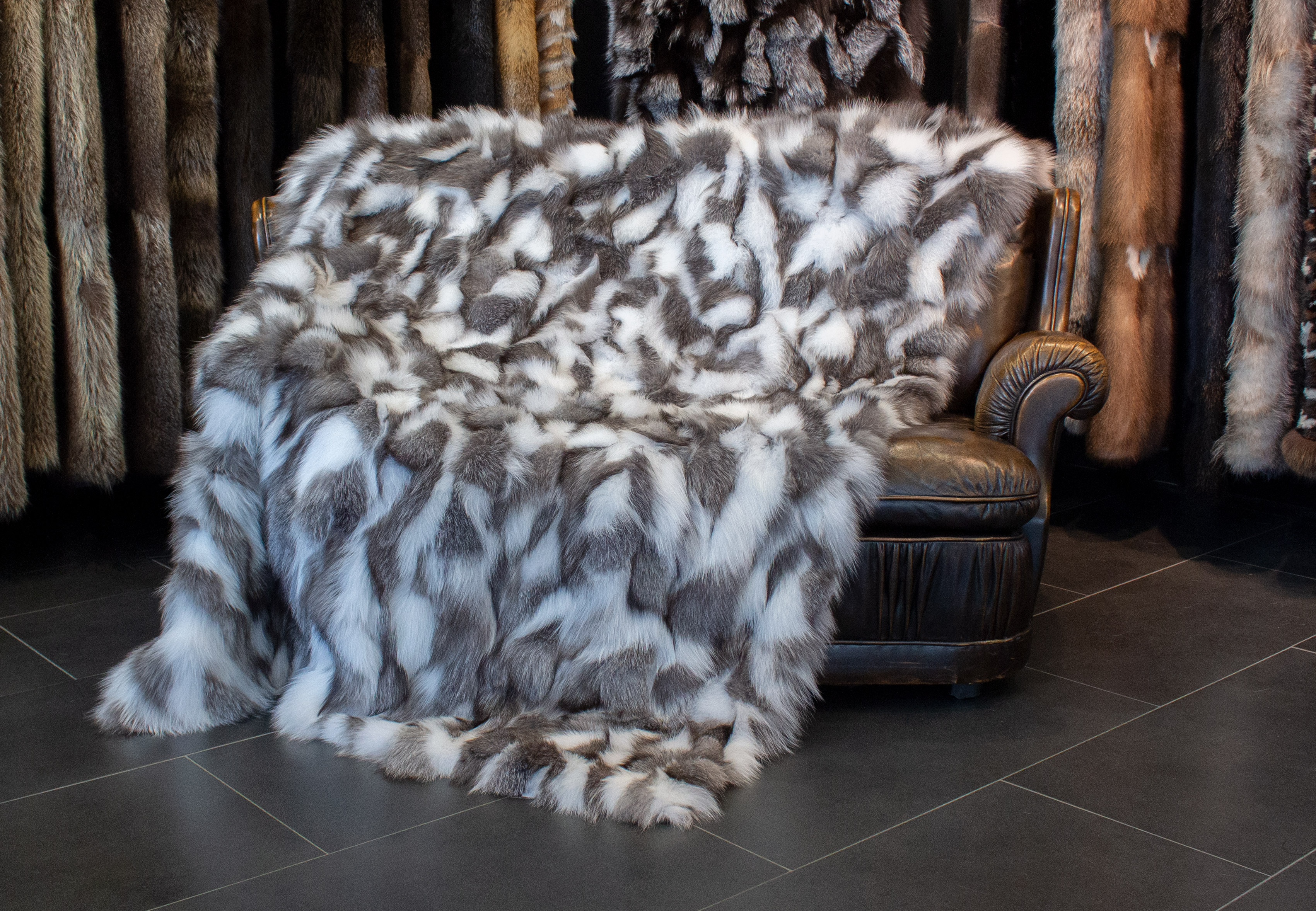 Shadow Fox Sides Fur Blanket black and white