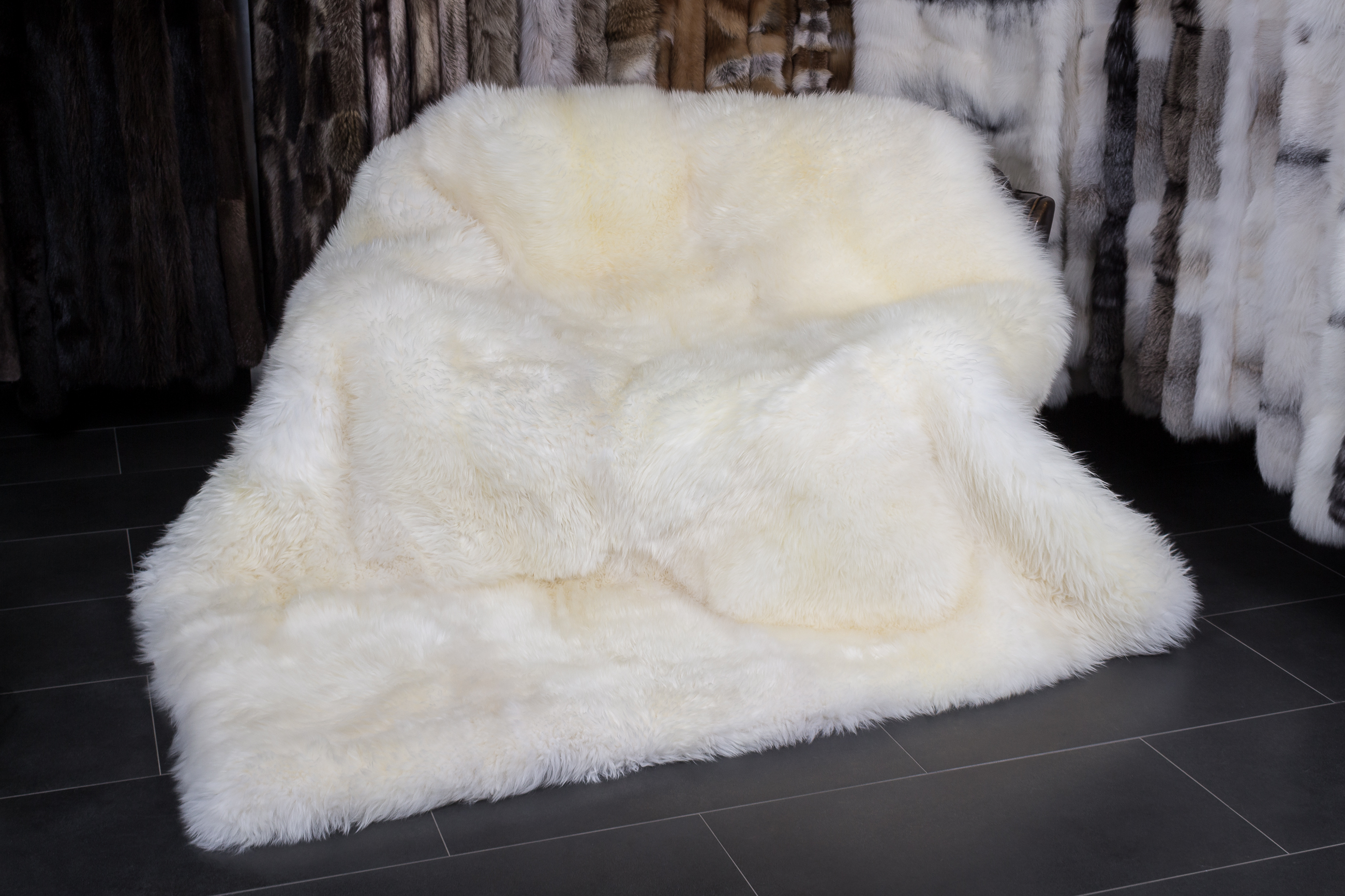 1-319-Lammfell-Decke-Lamm-Teppich-in-naturweiss Australian Lamb Blanket - Lamb Fur Carpet in Natural White