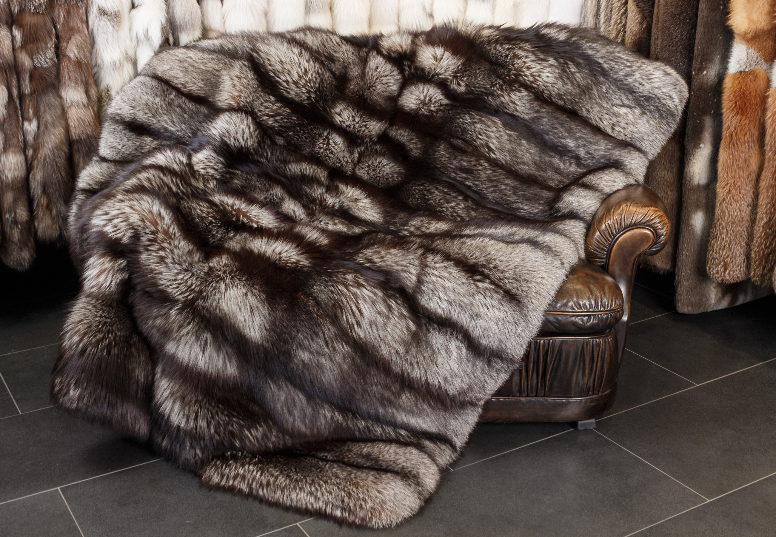 Elegant Silver Fox Fur Blanket in Mocha Grey Elegant Silver Fox Fur Blanket in Mocha Grey