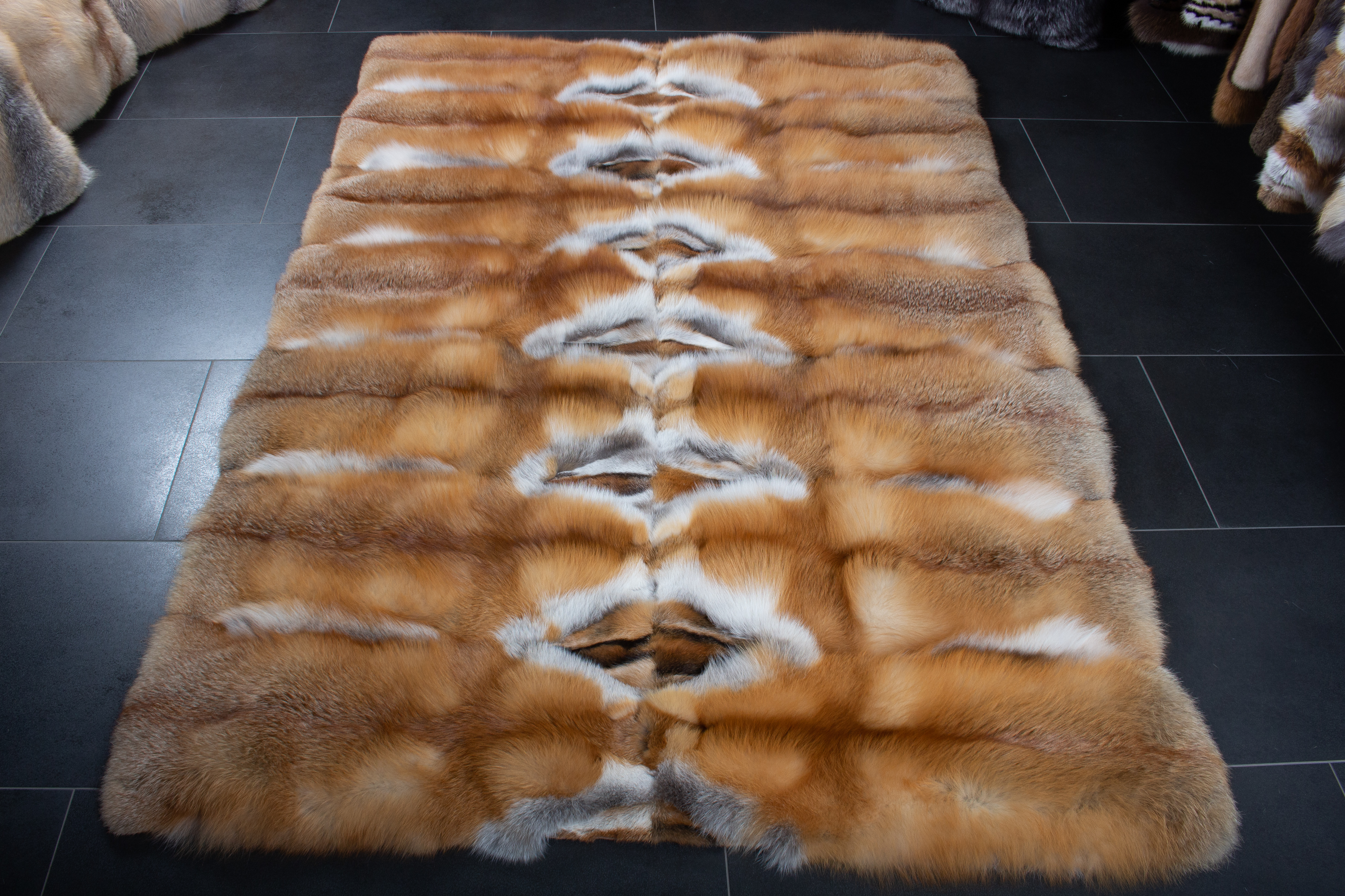 2-3990-Rotfuchs-Fellteppich-Kanadische-Rotf-chsen Red Fox Fur Carpet from Real Canadian Red Foxes