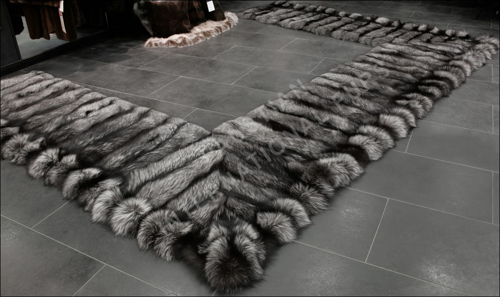 SAGA Silver Fox Fur bedside rug - Natural