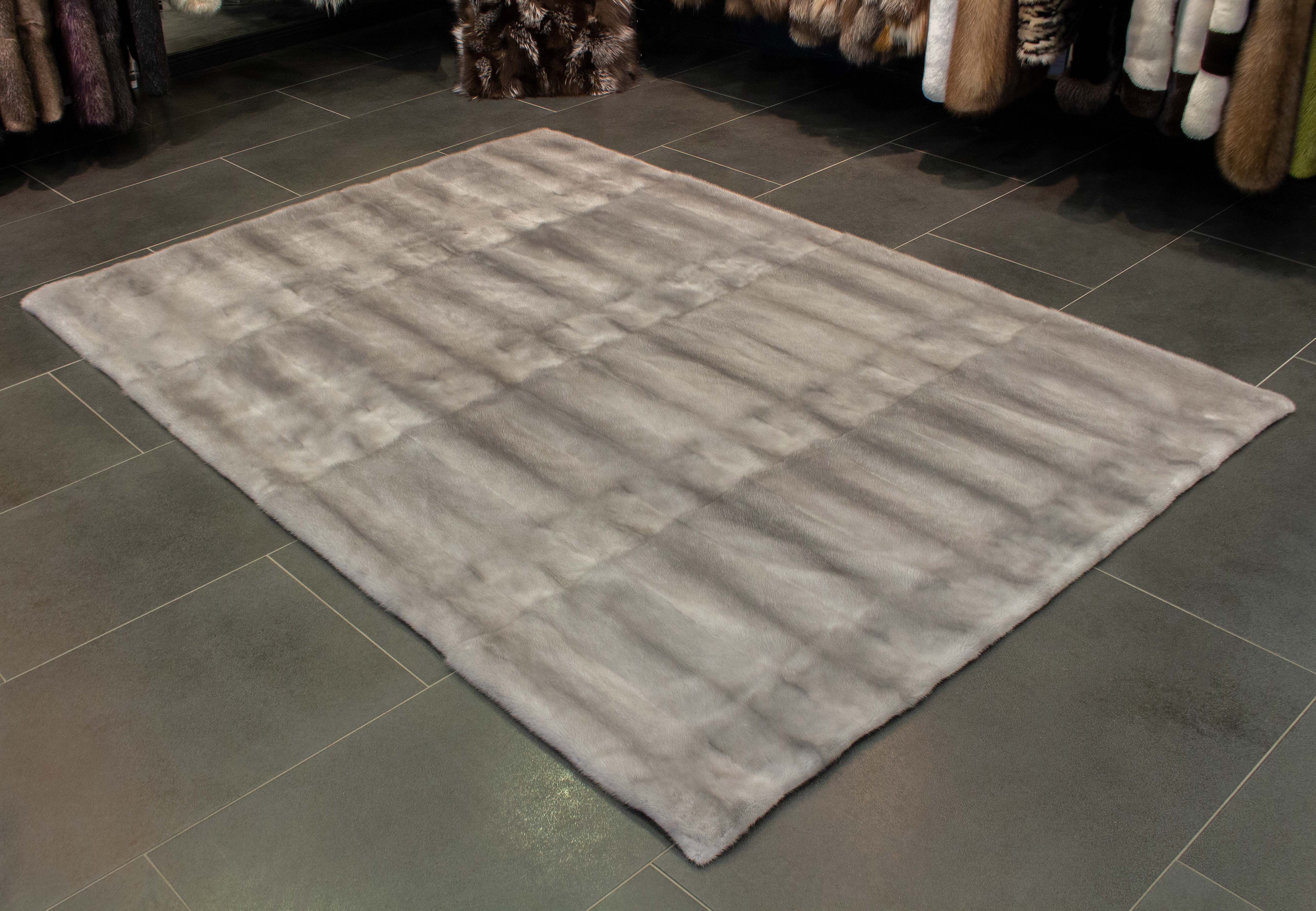 1-7576-Fellteppich_Aus_Sapphire_Nerzen_Lars_Paustian Sapphire Mink Fur Carpet