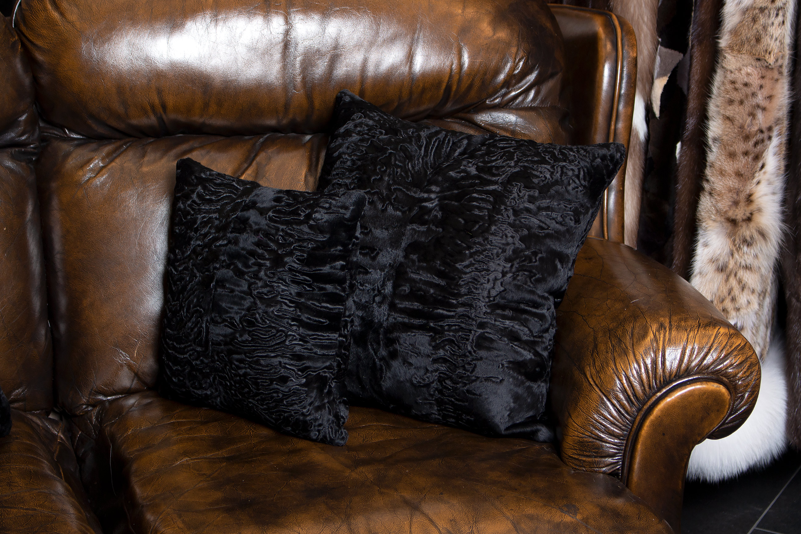 Decorative Genuine Fur Pillow with Persians Fur