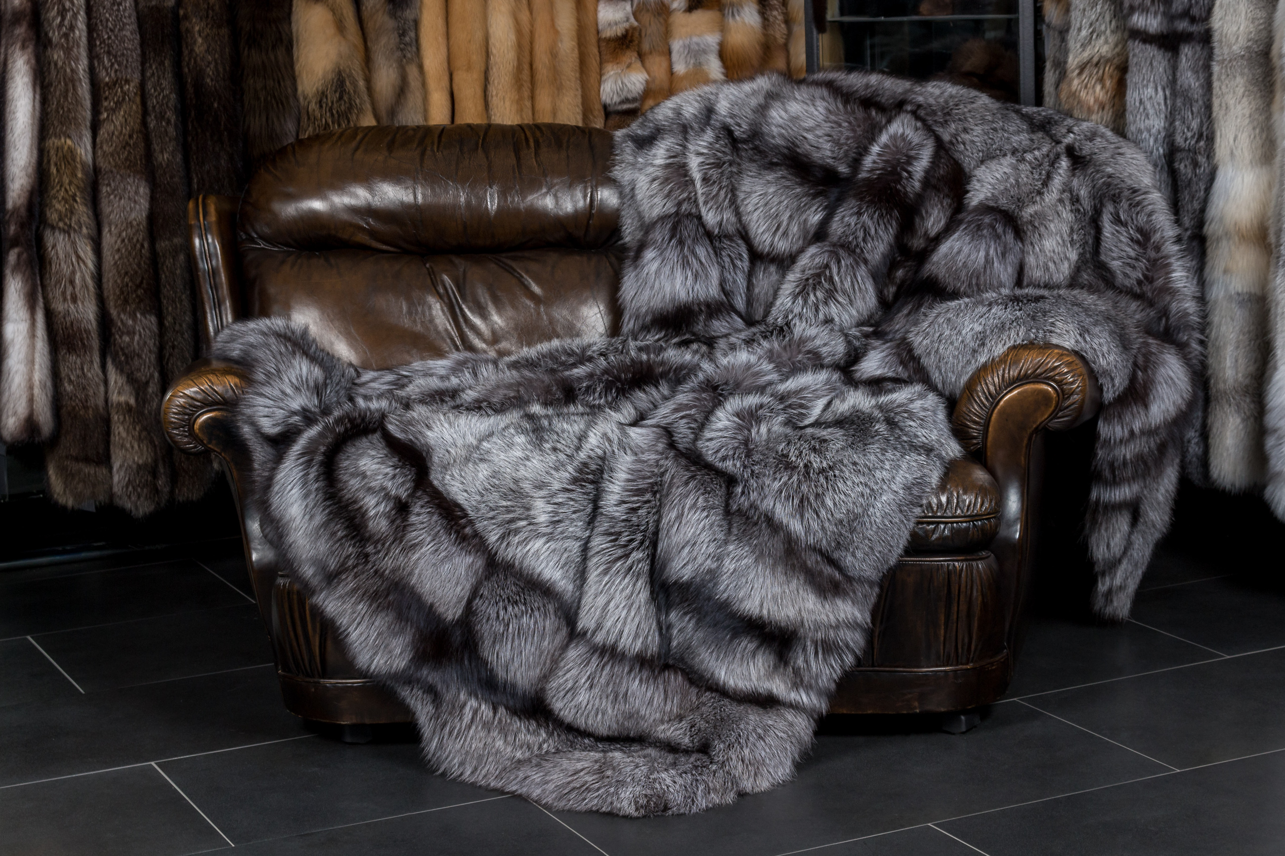 SAGA Silver Fox Fur Blanket - natural