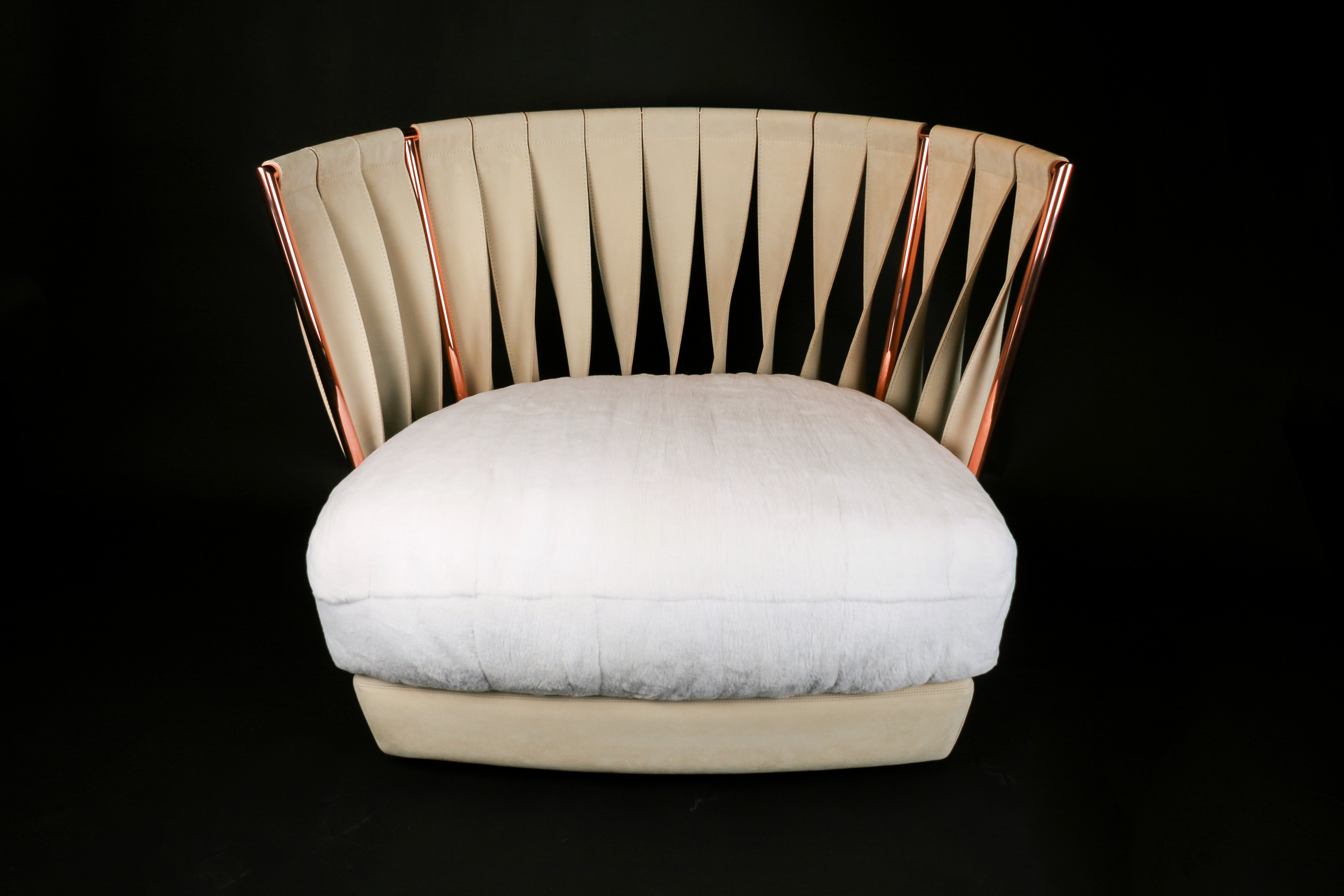2-1938-Sessel-Nerz-Fellkissen-Kupferelementen Fur Armchair with Mink Seat Cushions