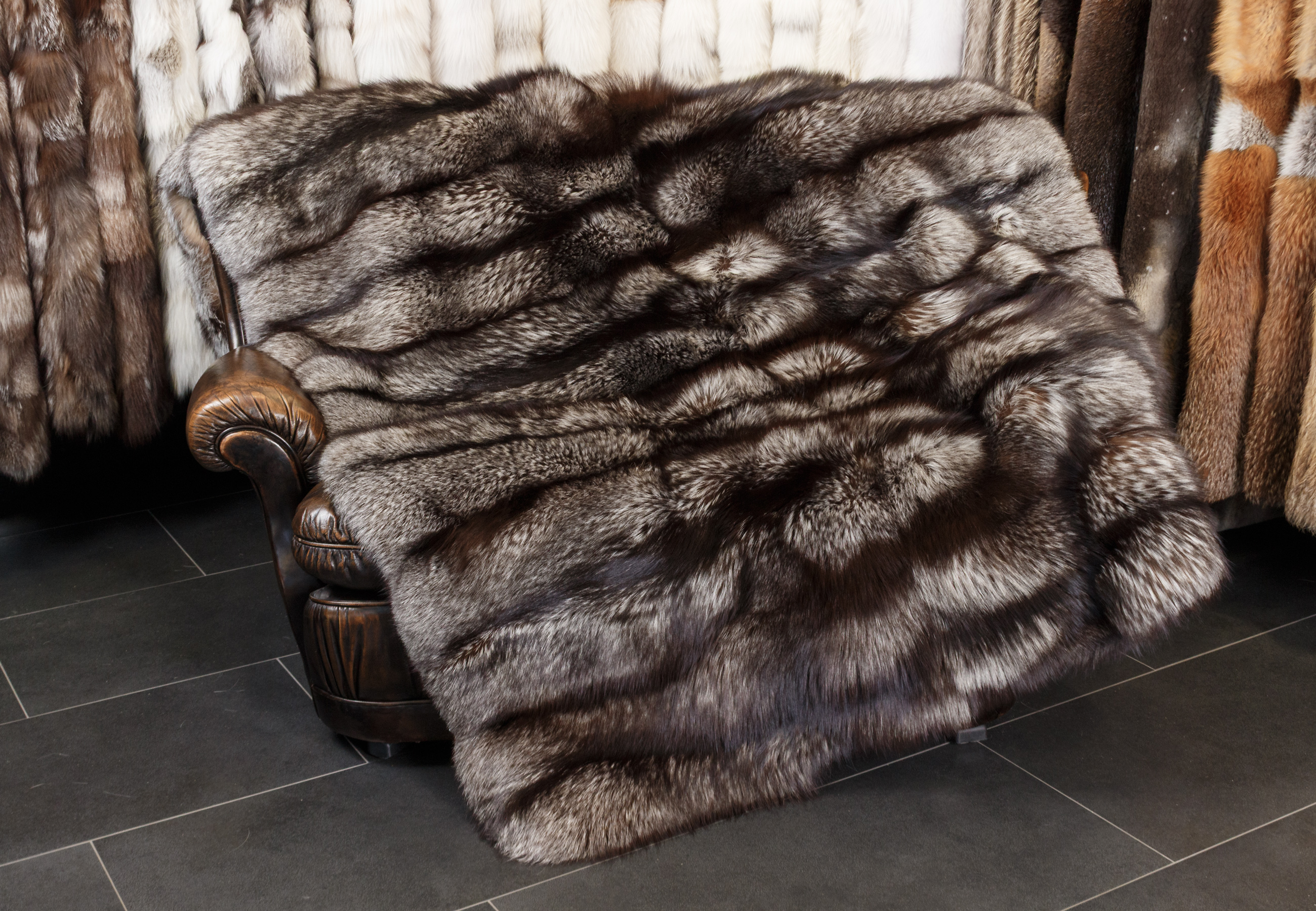 Elegant Silver Fox Fur Blanket in Mocha Grey Elegant Silver Fox Fur Blanket in Mocha Grey