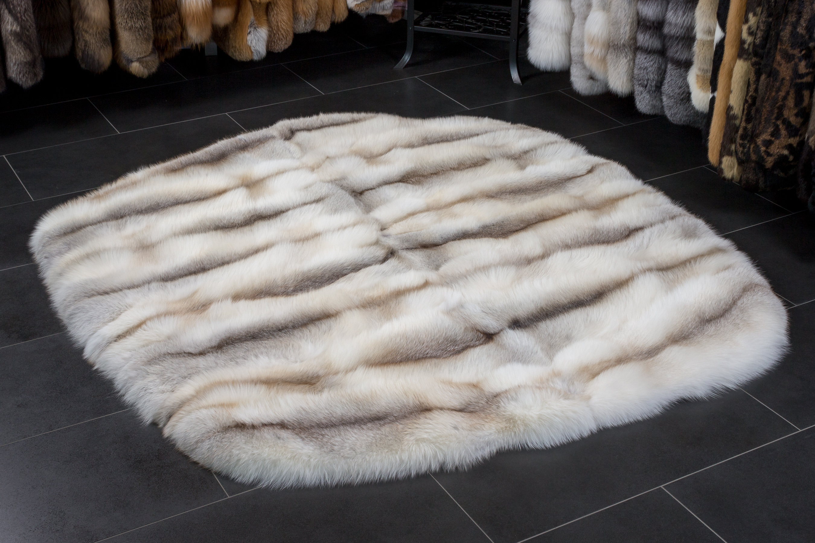 Fawnlight Fox Fur Rug - Round Shape