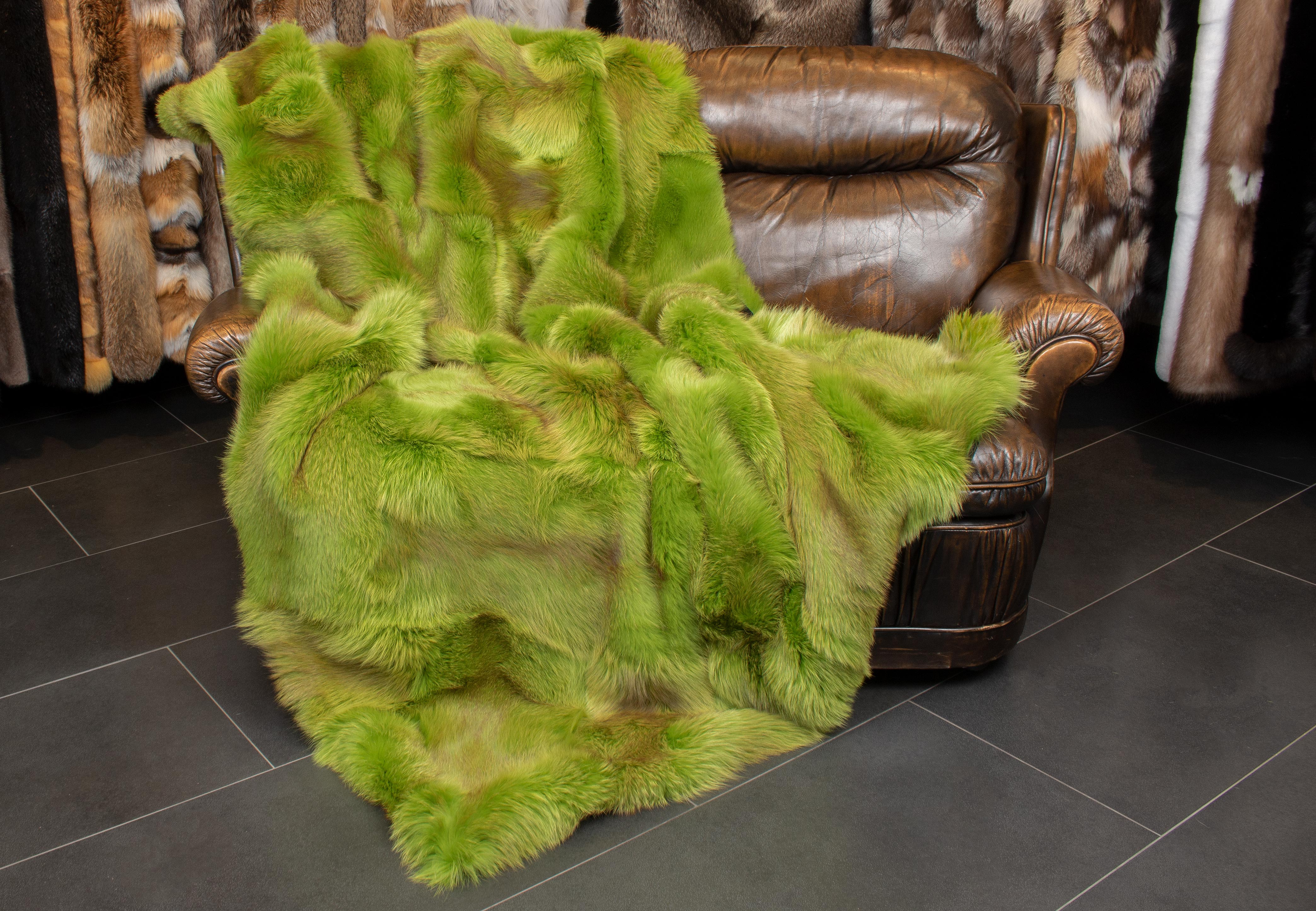 2-1406-Rotfuchsdecke-gr-n-Wildware-Echtfell-Decke Red Fox Blanket in green - 100% Real Fur