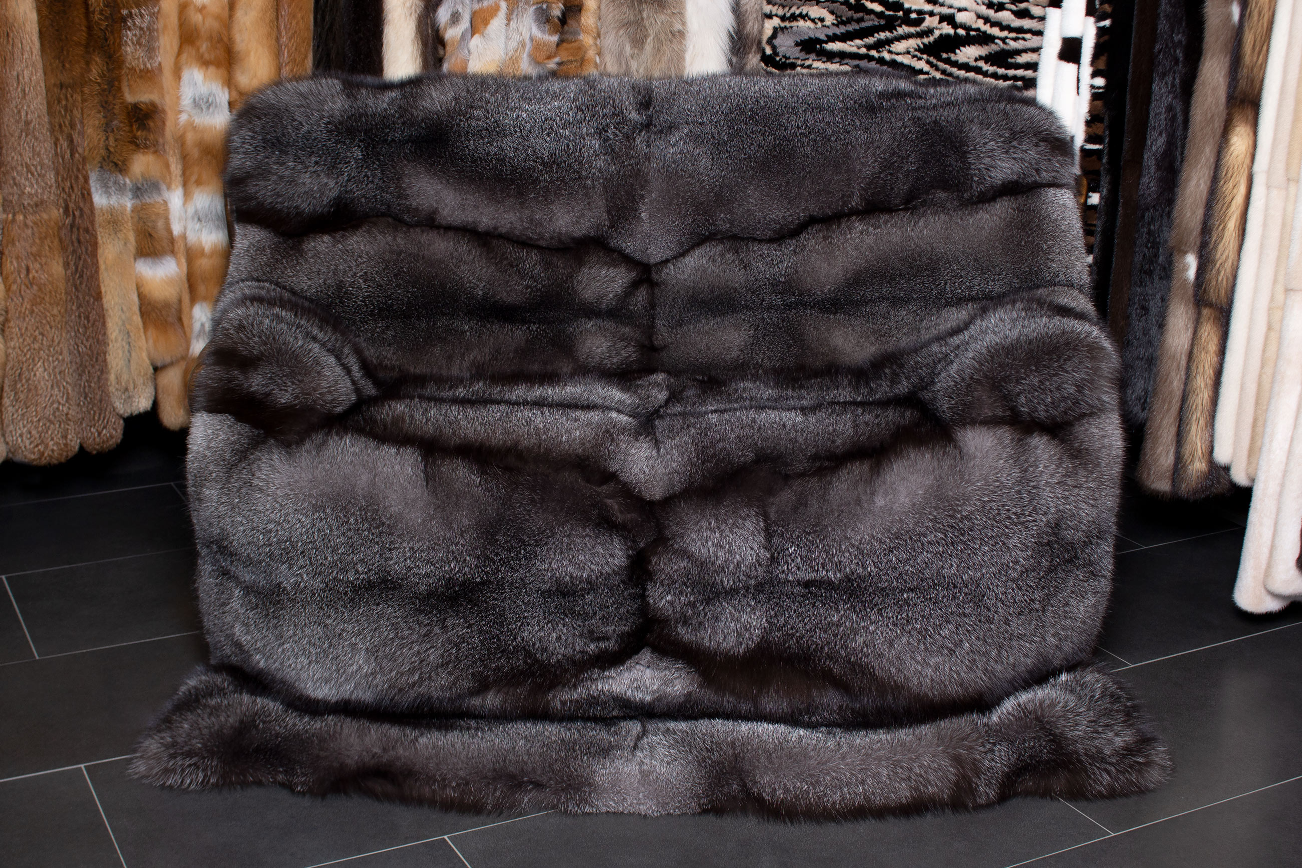 SAGA Bluefrost Fur Blanket dark