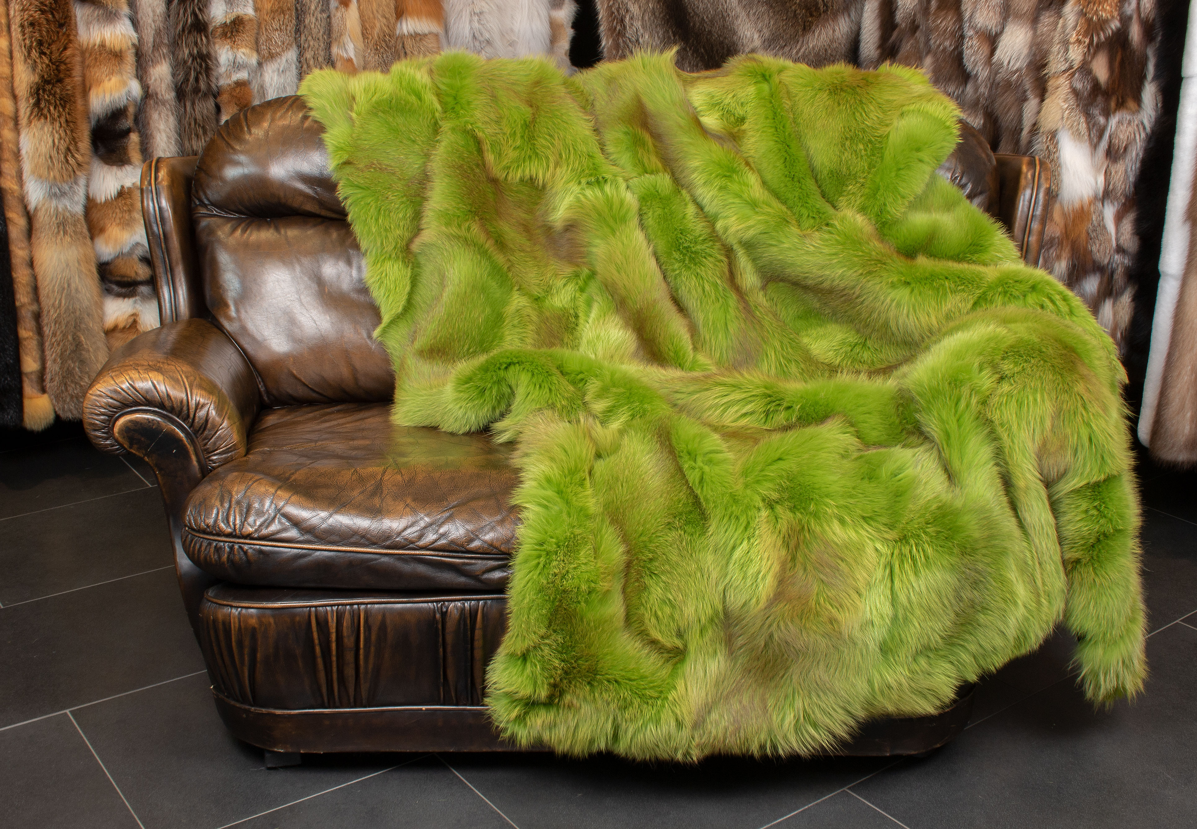 1-1406-Rotfuchsdecke-gr-n-Wildware-Echtfell-Decke Red Fox Blanket in green - 100% Real Fur