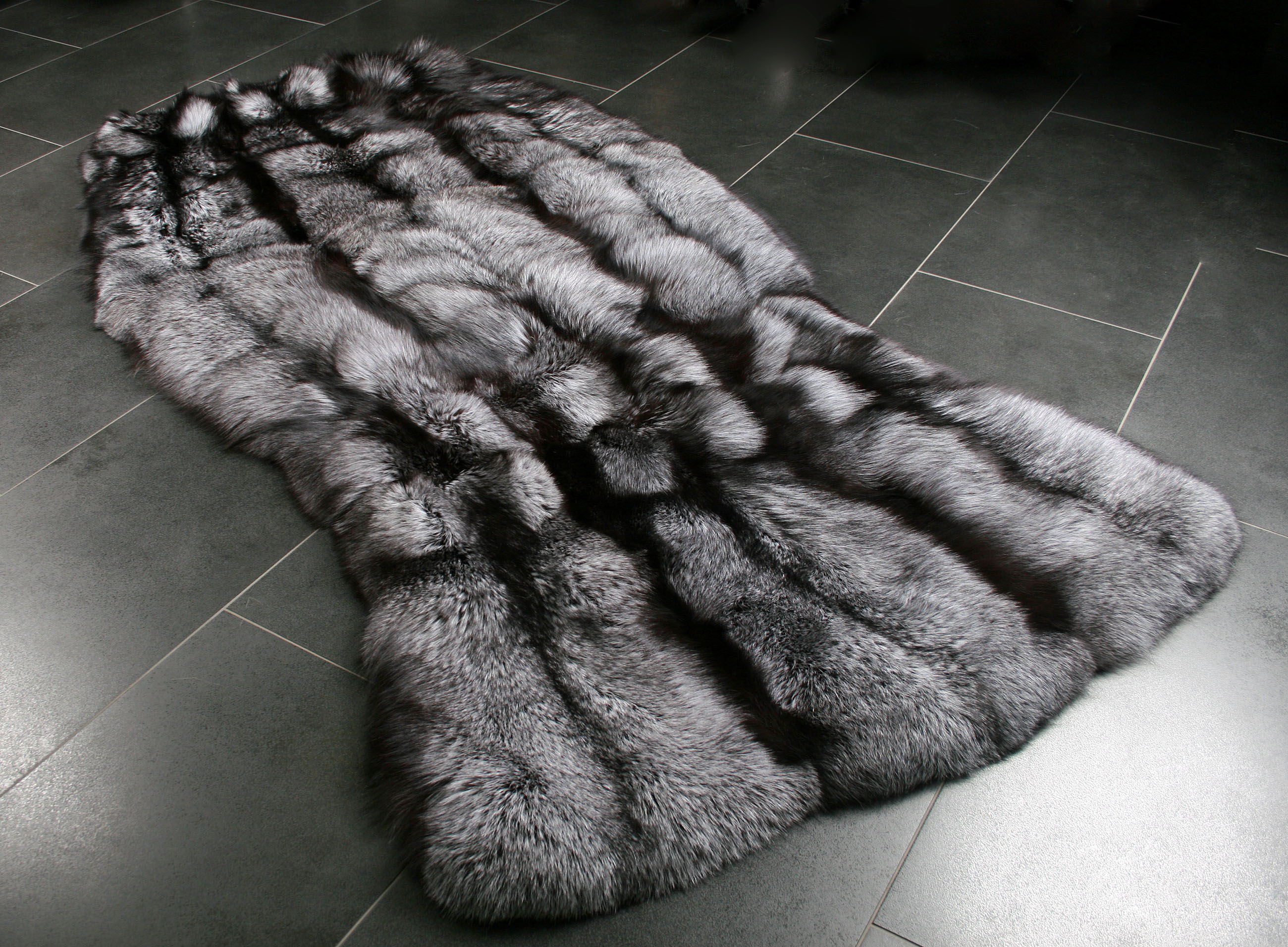 Silberfuchs-Fellteppich-1 Scanadinavian Silverfox Fur Carpet