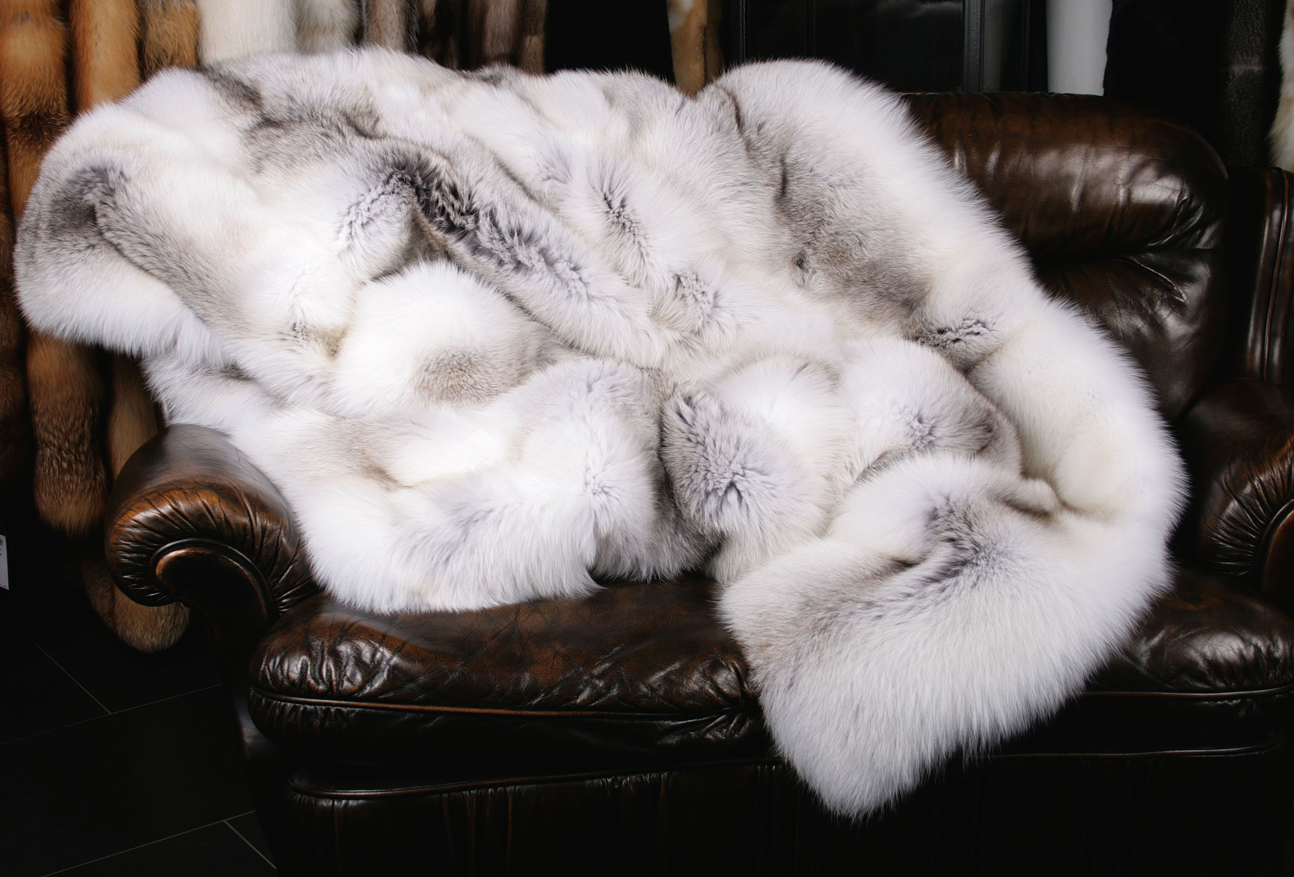 3-504-fawn-light-Felldecke-fawnlight SAGA Fawn light fur blanket