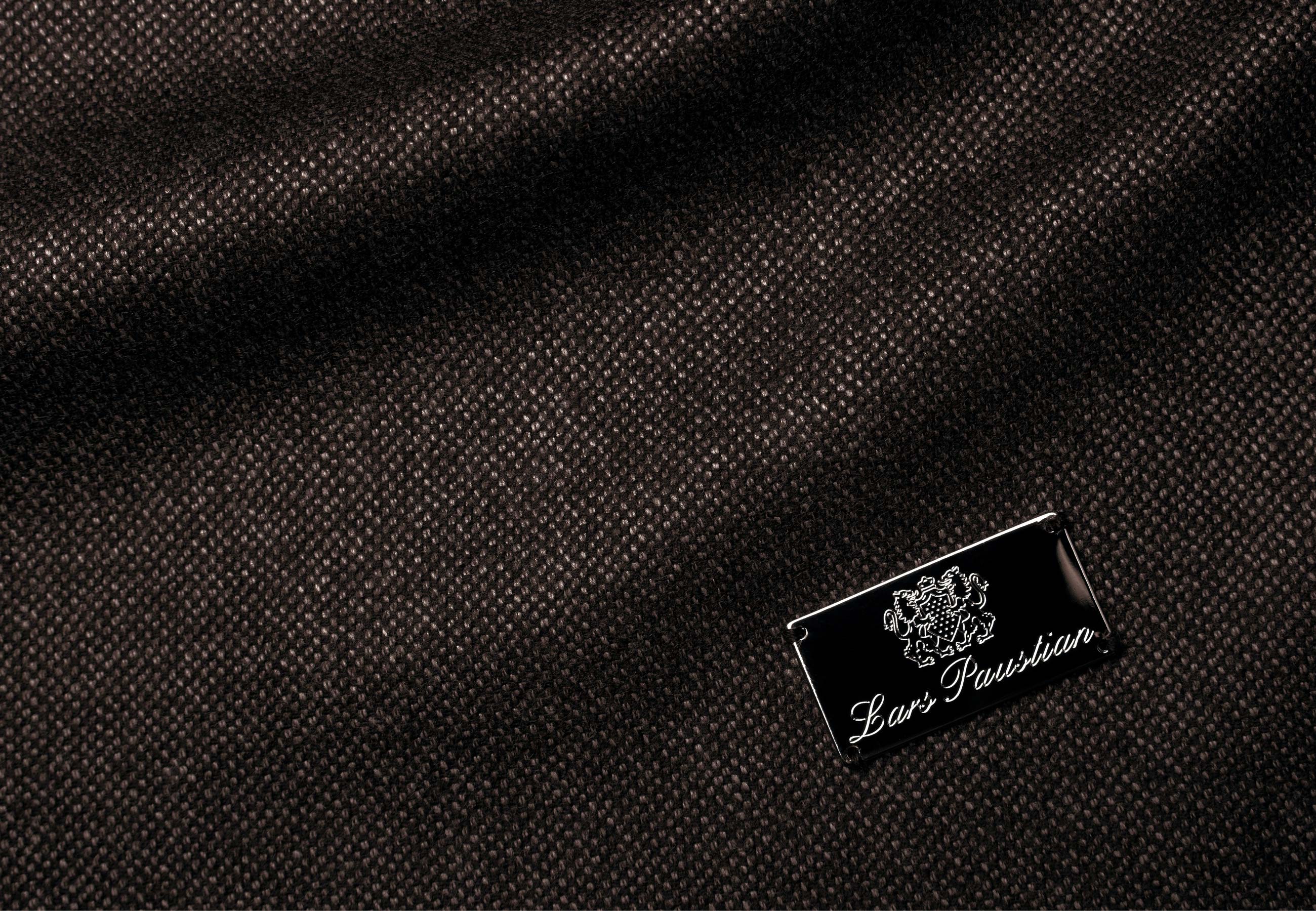Elegant Silver Fox Fur Blanket in Mocha Grey Elegant Silver Fox Fur Blanket in Mocha Grey
