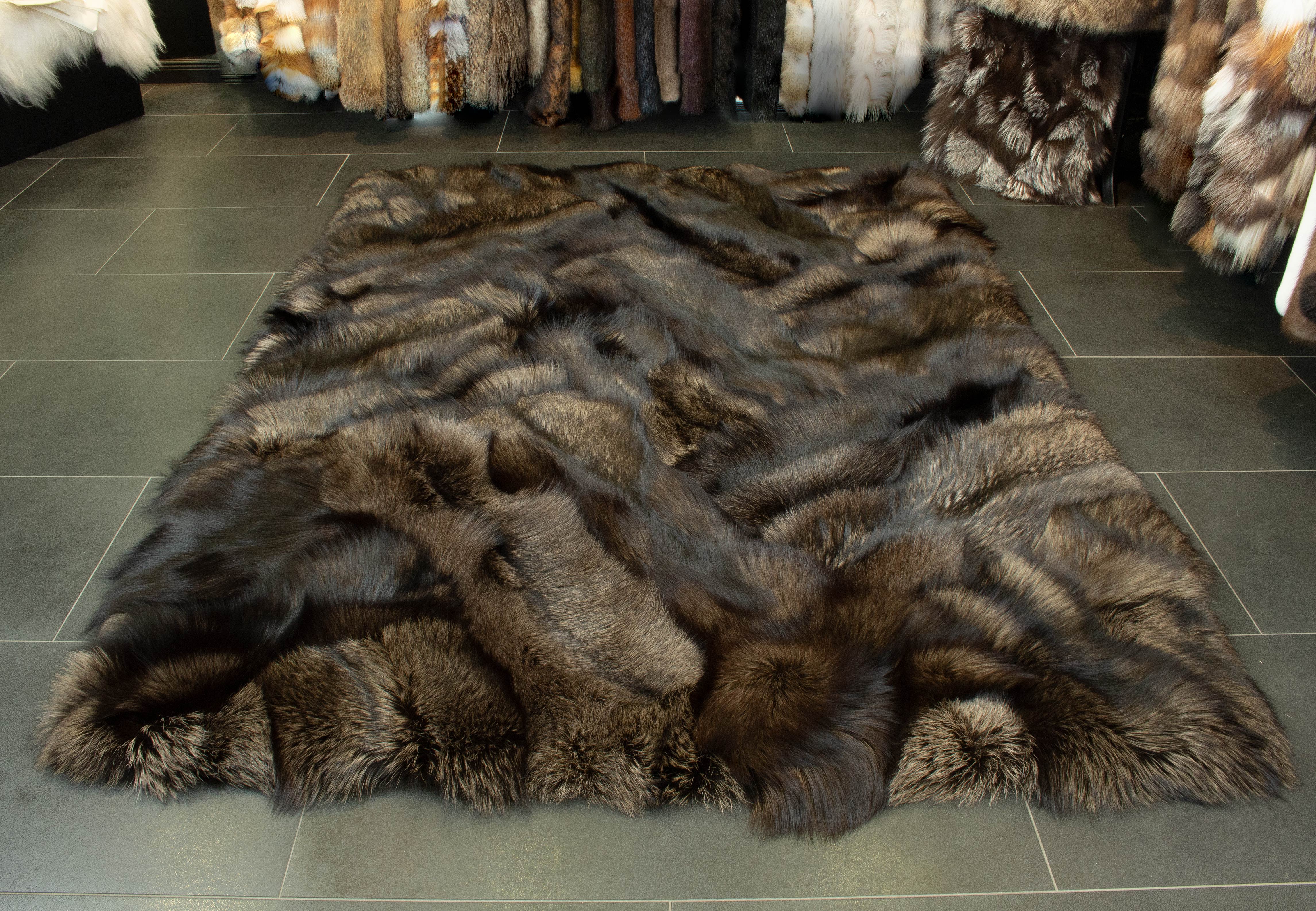 2-6085-Patchwork-Fellteppich-skandinavischen-Silberfuechsen-Echtfell-Teppich Fur Rug made with Silver Foxes in gray-brown