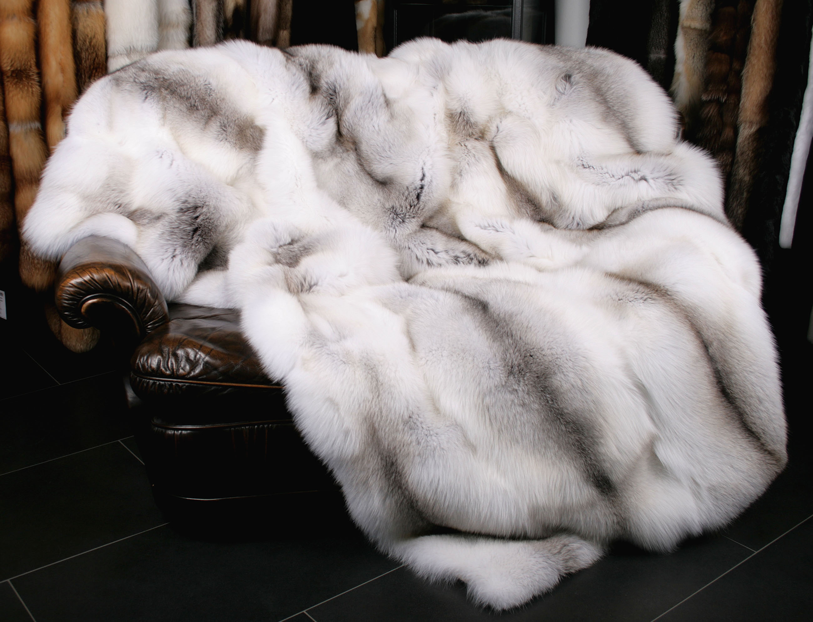 2-504-fawn-light-Felldecke-fawnlight SAGA Fawn light fur blanket