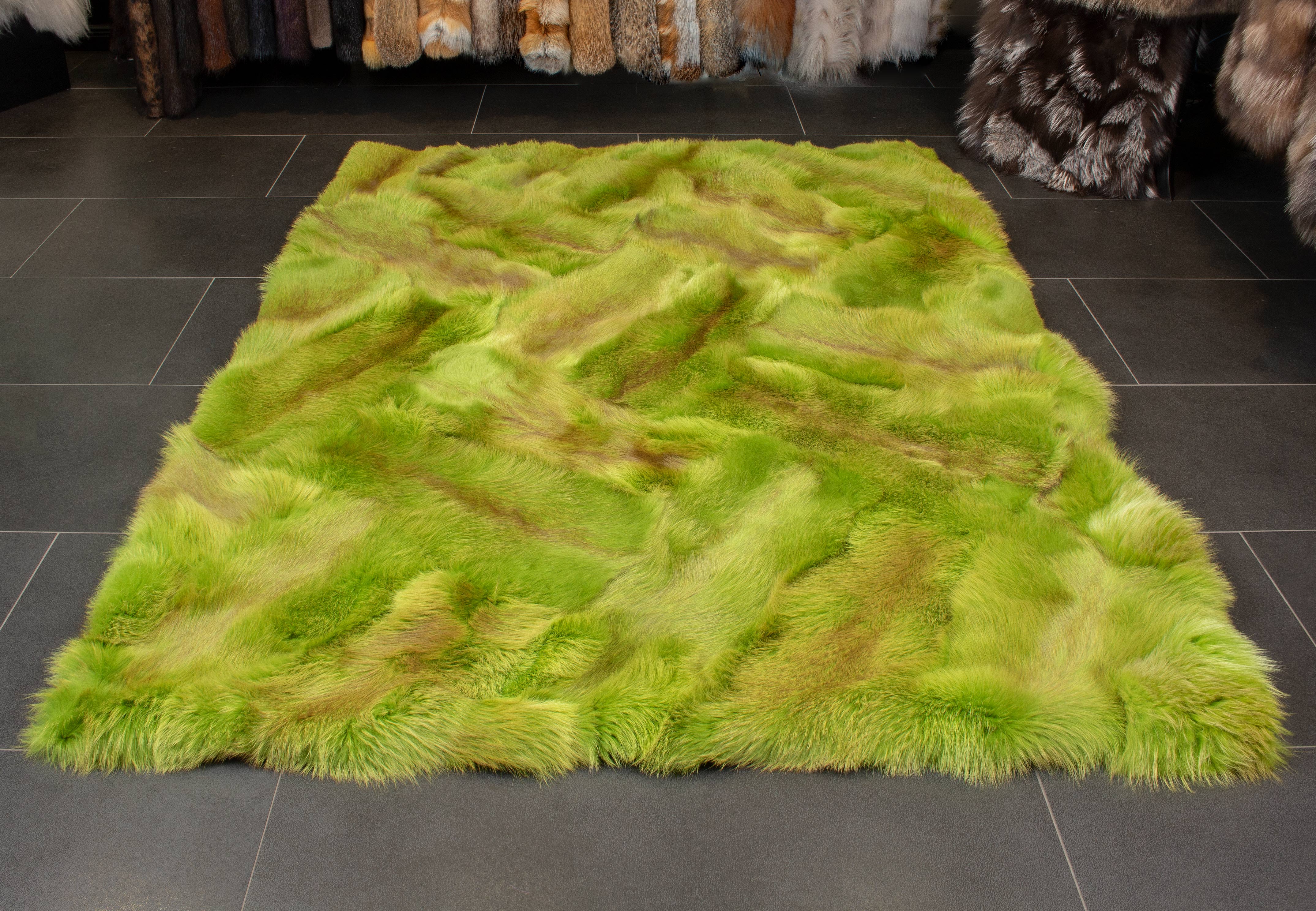 2-2290-Rotfuchsteppich-gr-n-Wildware-Teppich-Fellteppich Red Fox Rug in green - 100% Real Fur