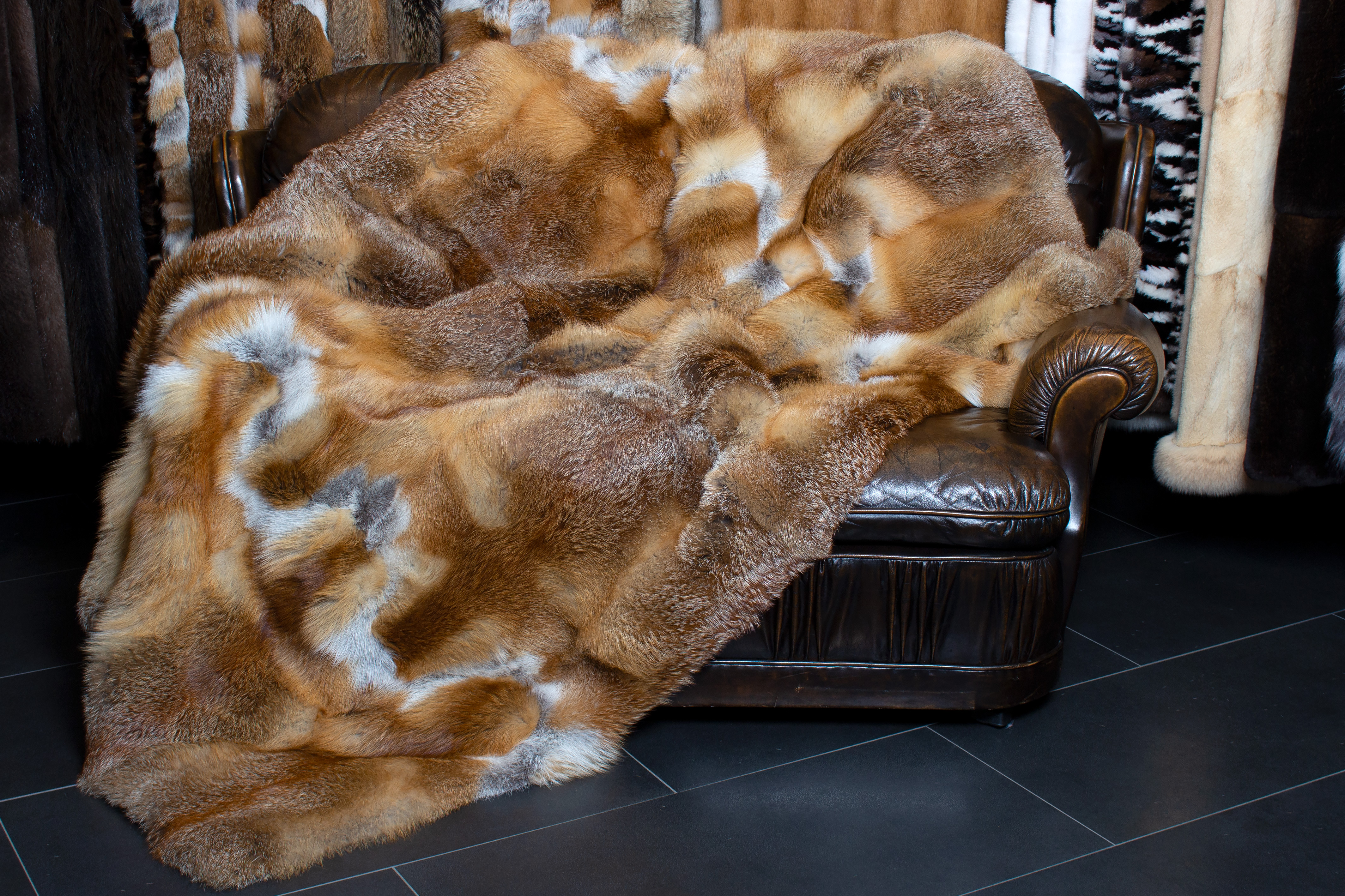 1-1405-Europaeische-Rotfuchs-Felldecke-Wildware-Lars-Paustian European Red Fox Fur Throw