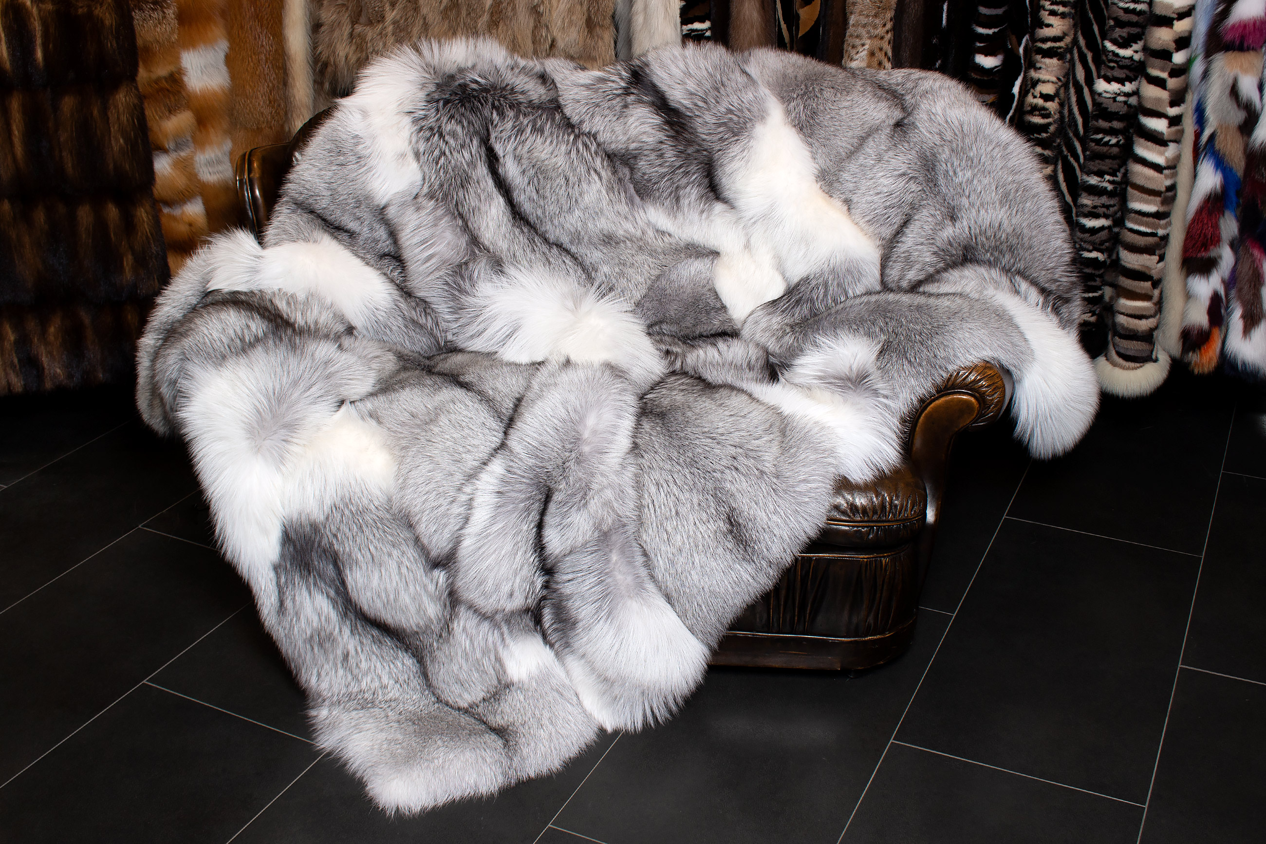 Special Platinum Frost Fox Fur Blanket - TOP LOT 2019