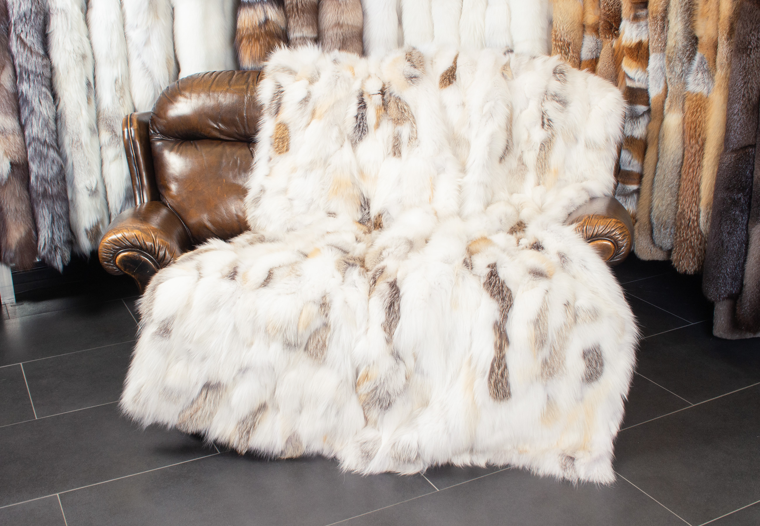 Fawnlight Fox Sides Fur Blanket - Creme