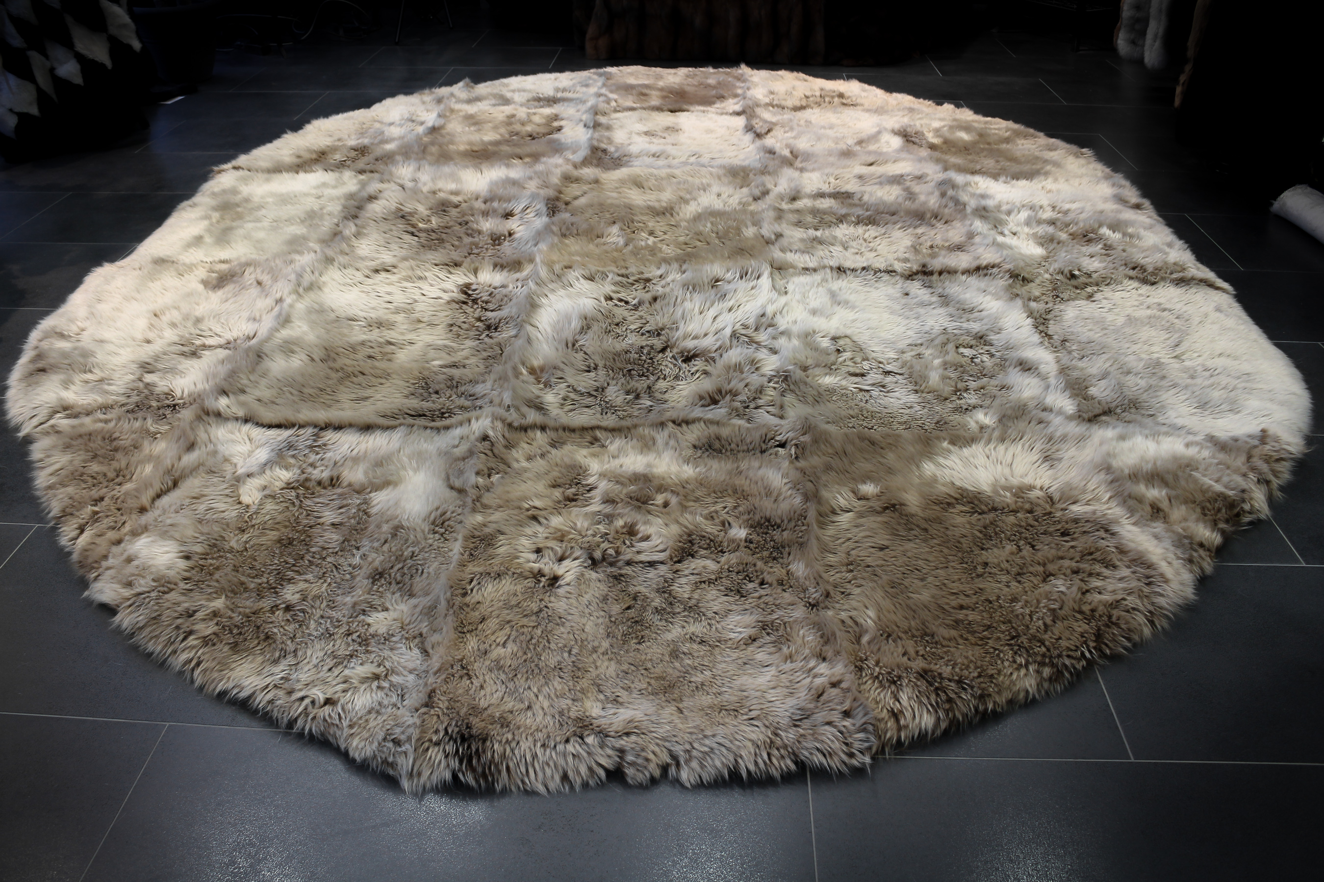 Lamb fur carpet with white peaks