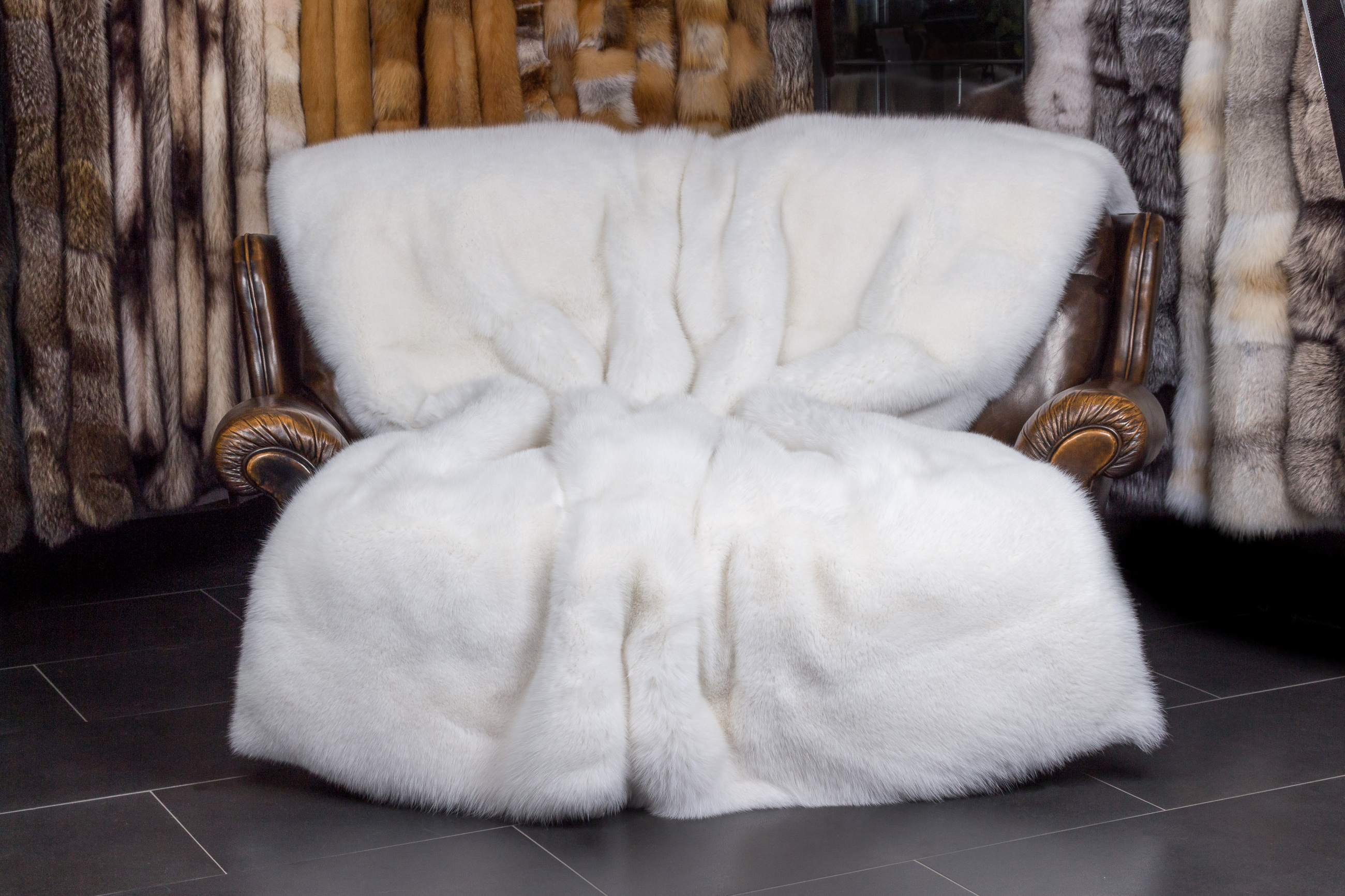 SAGA Shadow fox fur blanket white - with cashmere lining in ivory