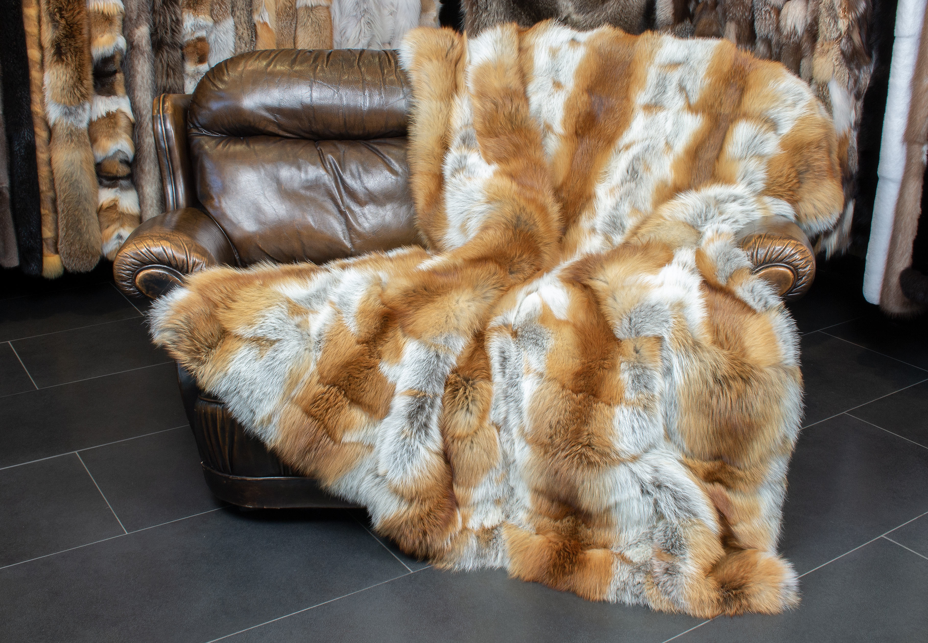 4-1369-Europaeische_Rotfuchsdecke_im_Patchwork-Design Red Fox Blanket - Patchwork Design