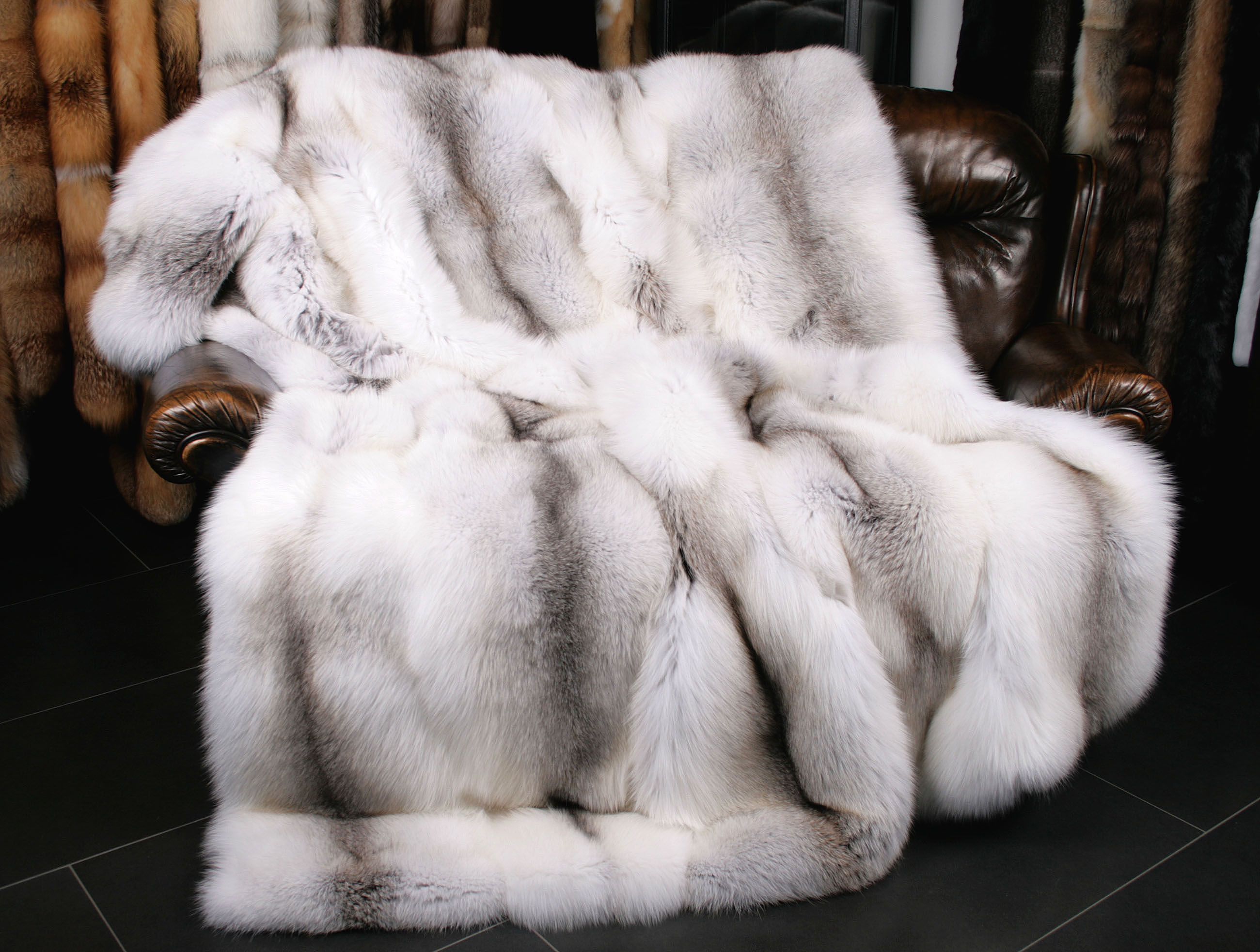 SAGA Fawn light fur blanket