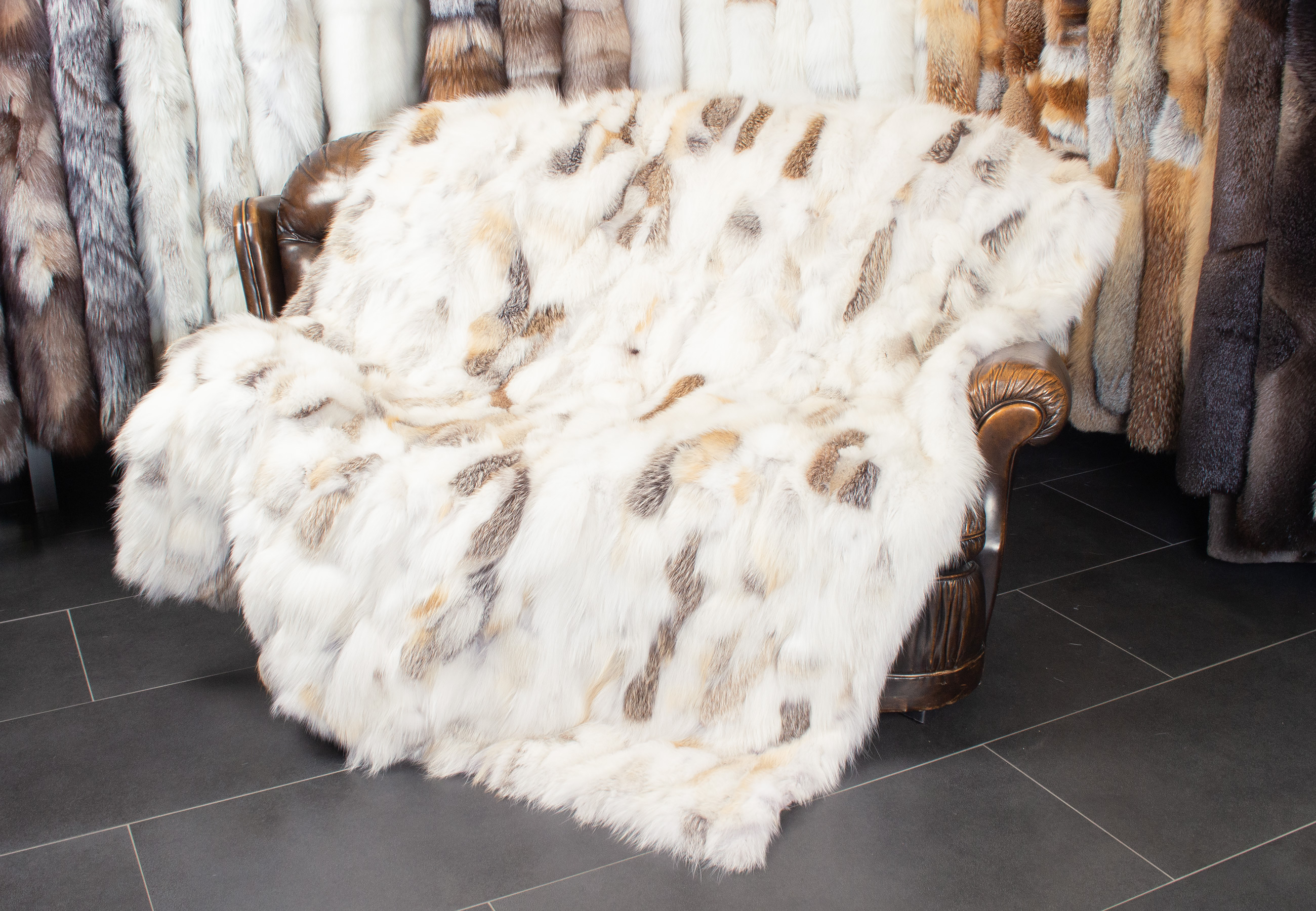 Fawnlight Fox Sides Fur Blanket - Creme Fawnlight Fox Sides Fur Blanket - Creme