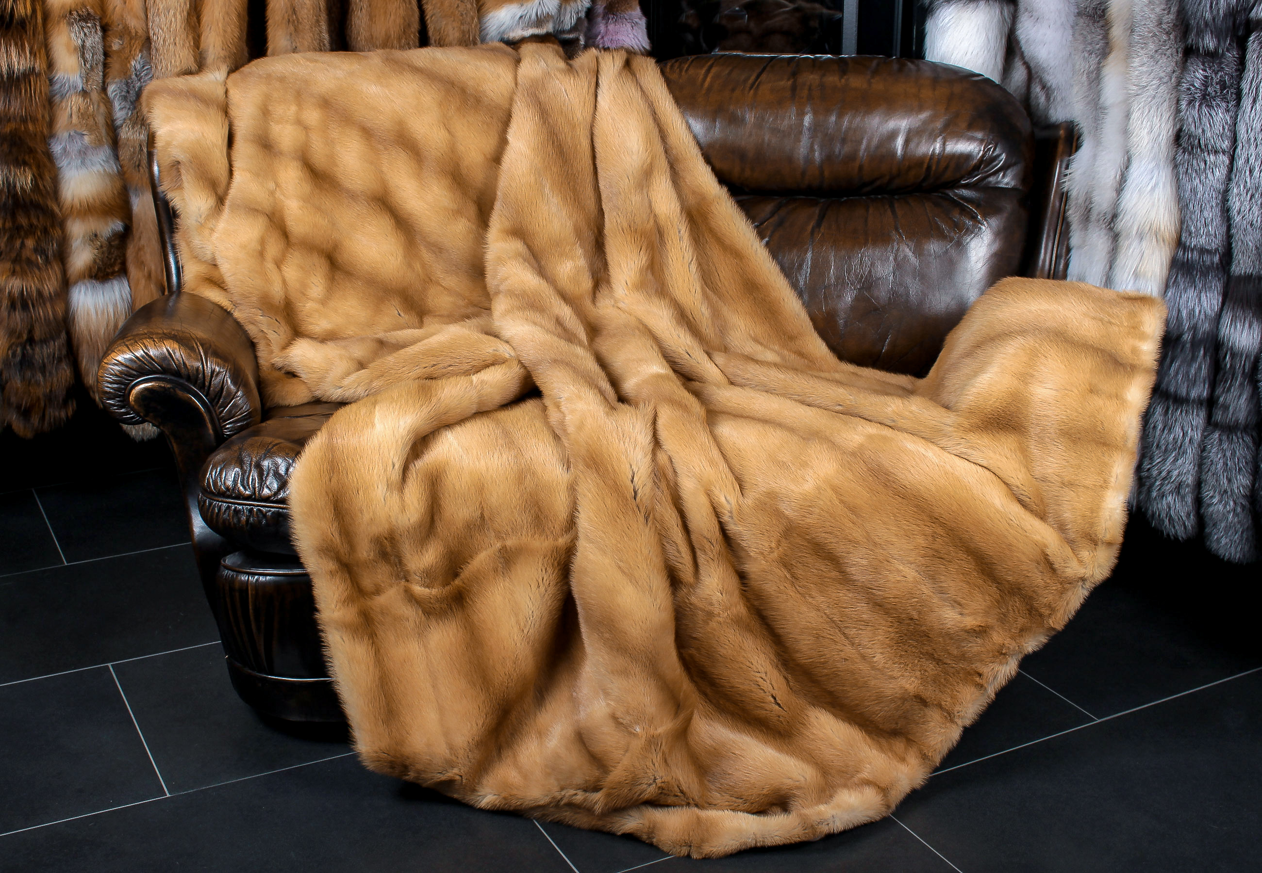 4-1450-Wiesel-Felldecke-Russische-Kolinskys Weasel Fur Blanket - Russian Kolinskys