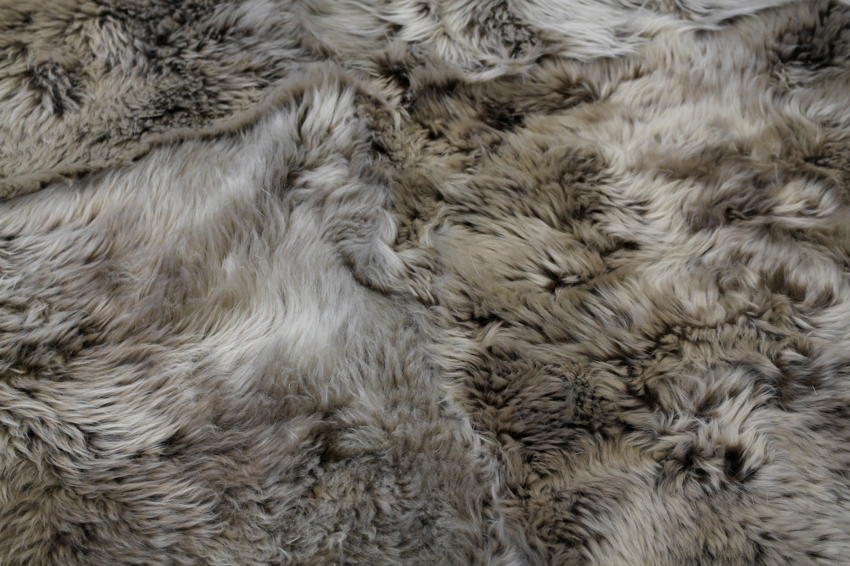 Lamb fur carpet with white peaks