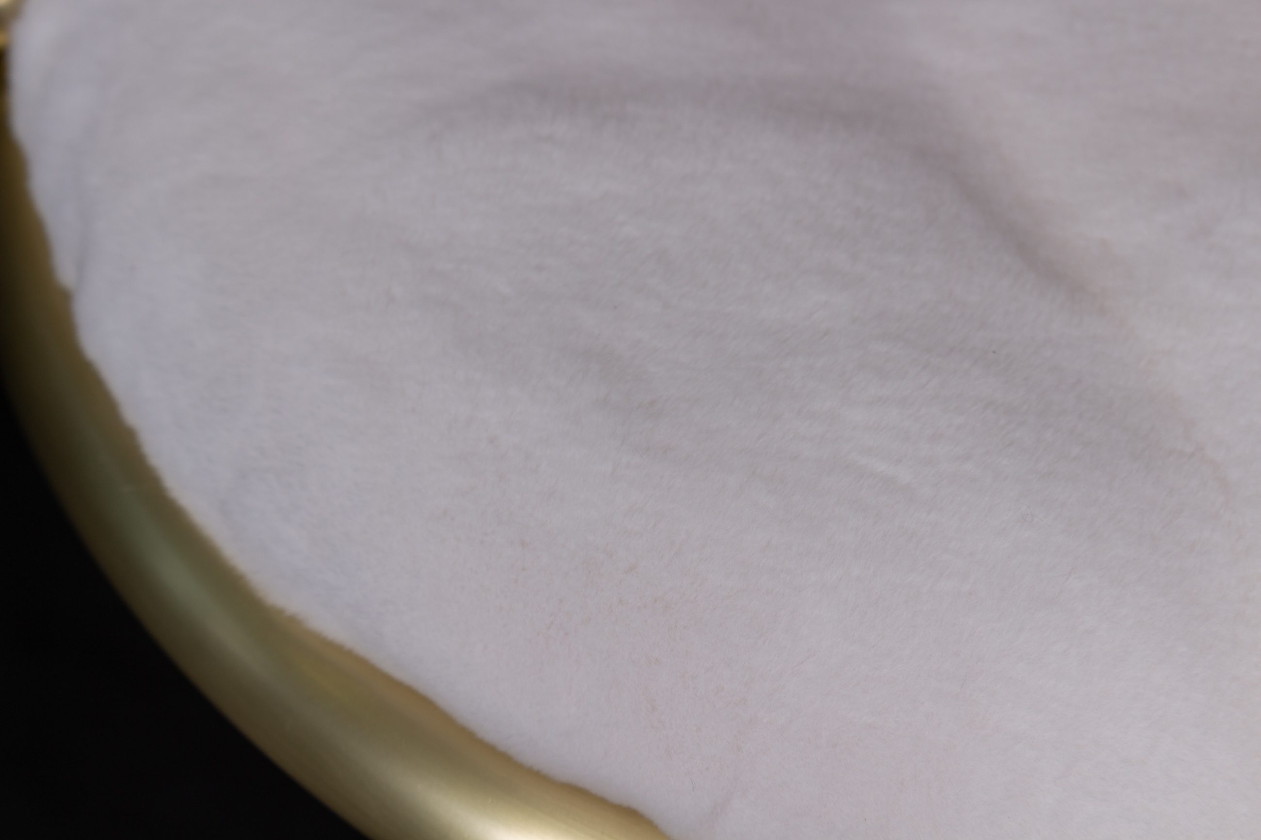 6-6958-Stuhl-Gerupfter-Nerz-Weiss-Lars-Paustian Chair with Plucked White Mink