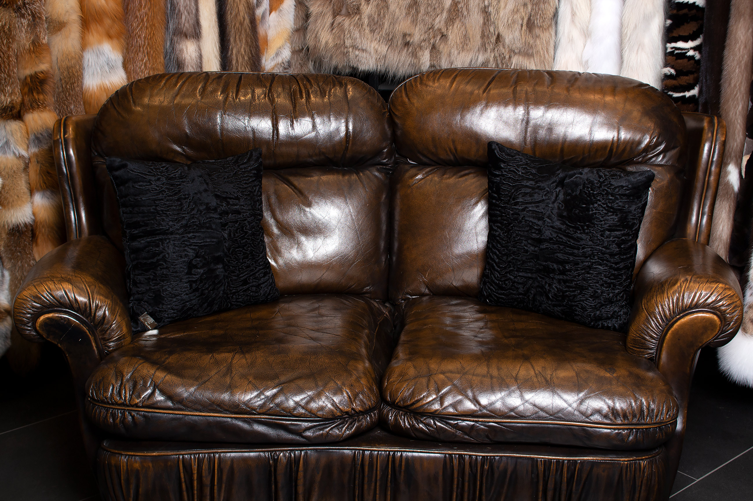 Decorative Genuine Fur Pillow with Persians Fur