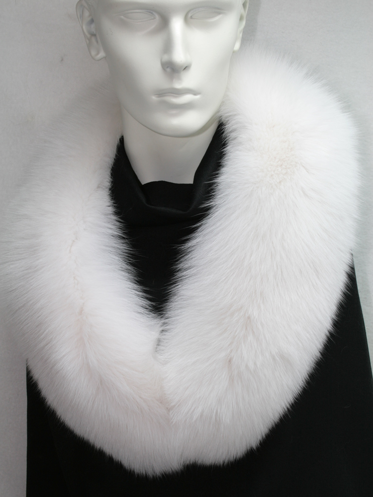 SAGA shadow fox fur collar