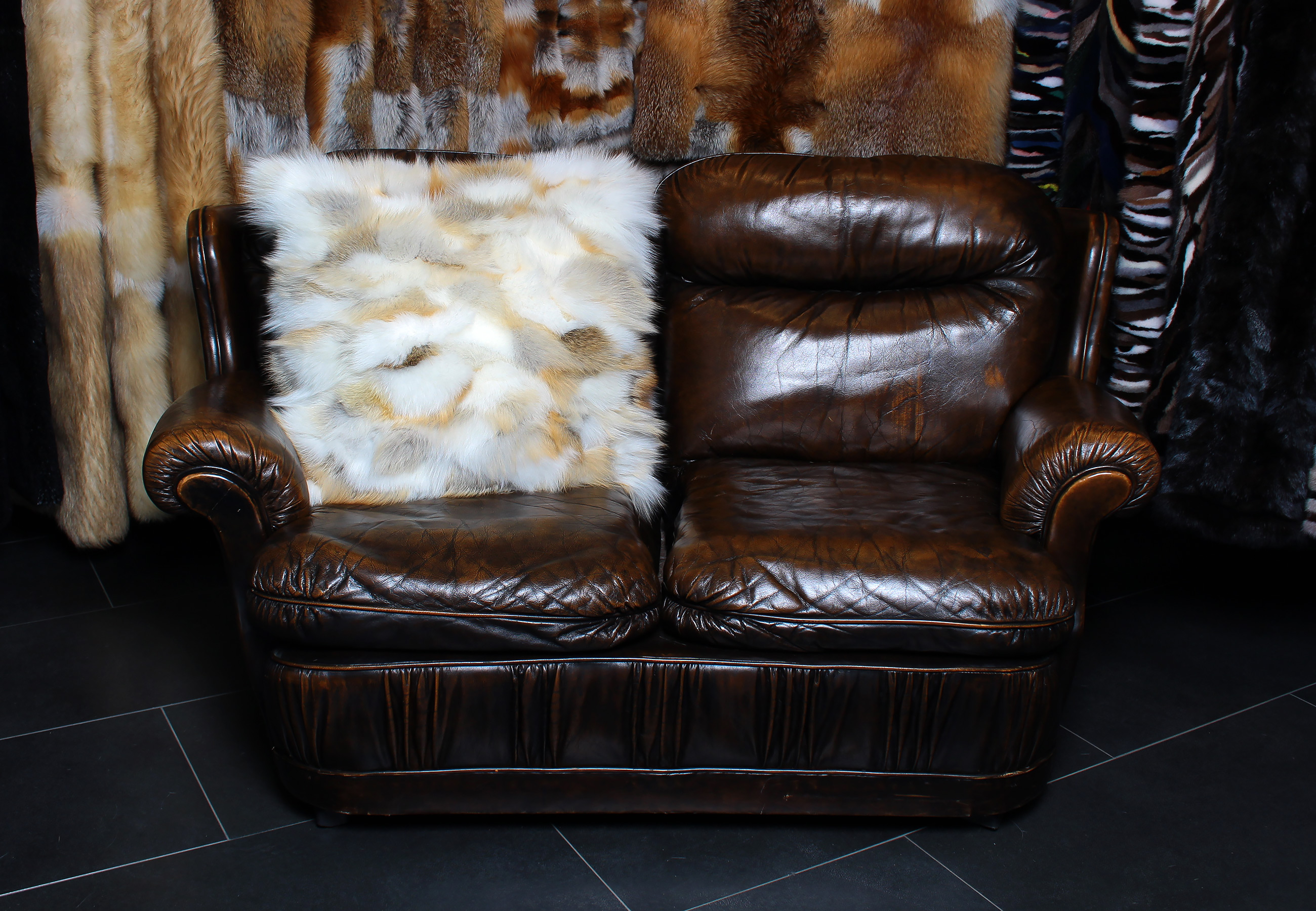 3-1778-Golden-Island-Echtfell-Fuchskissen Golden Island Real Fur Fox Pillow