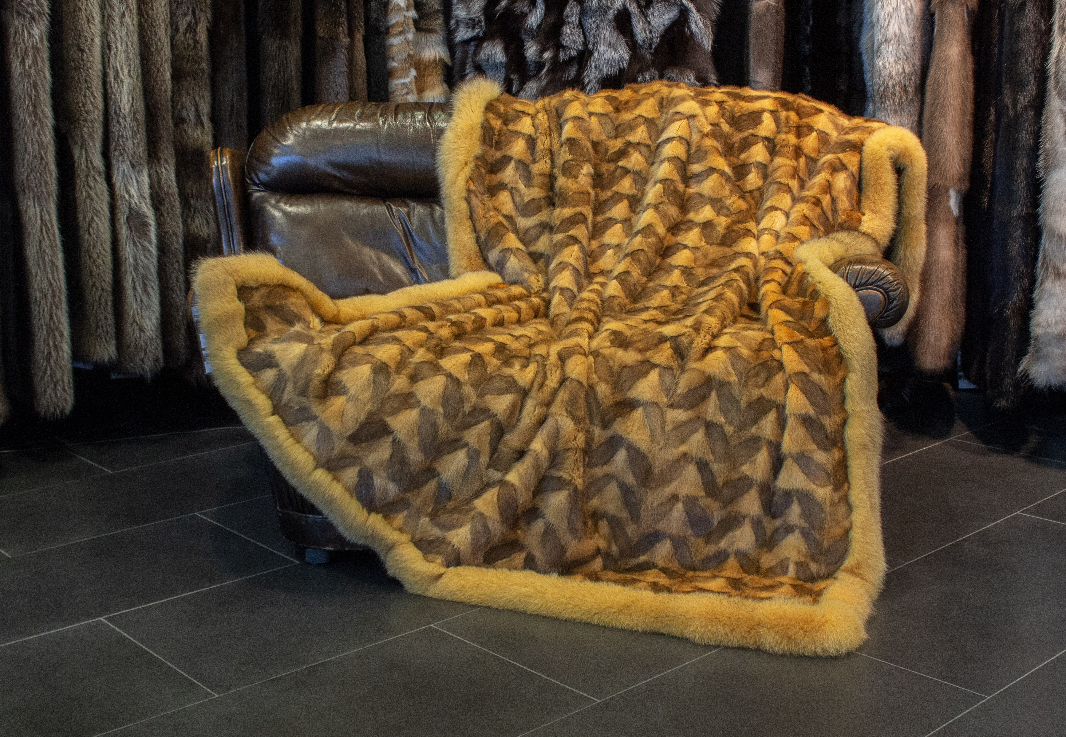 Muskrat Fur Blanket with Fox Frame - Golden Honey