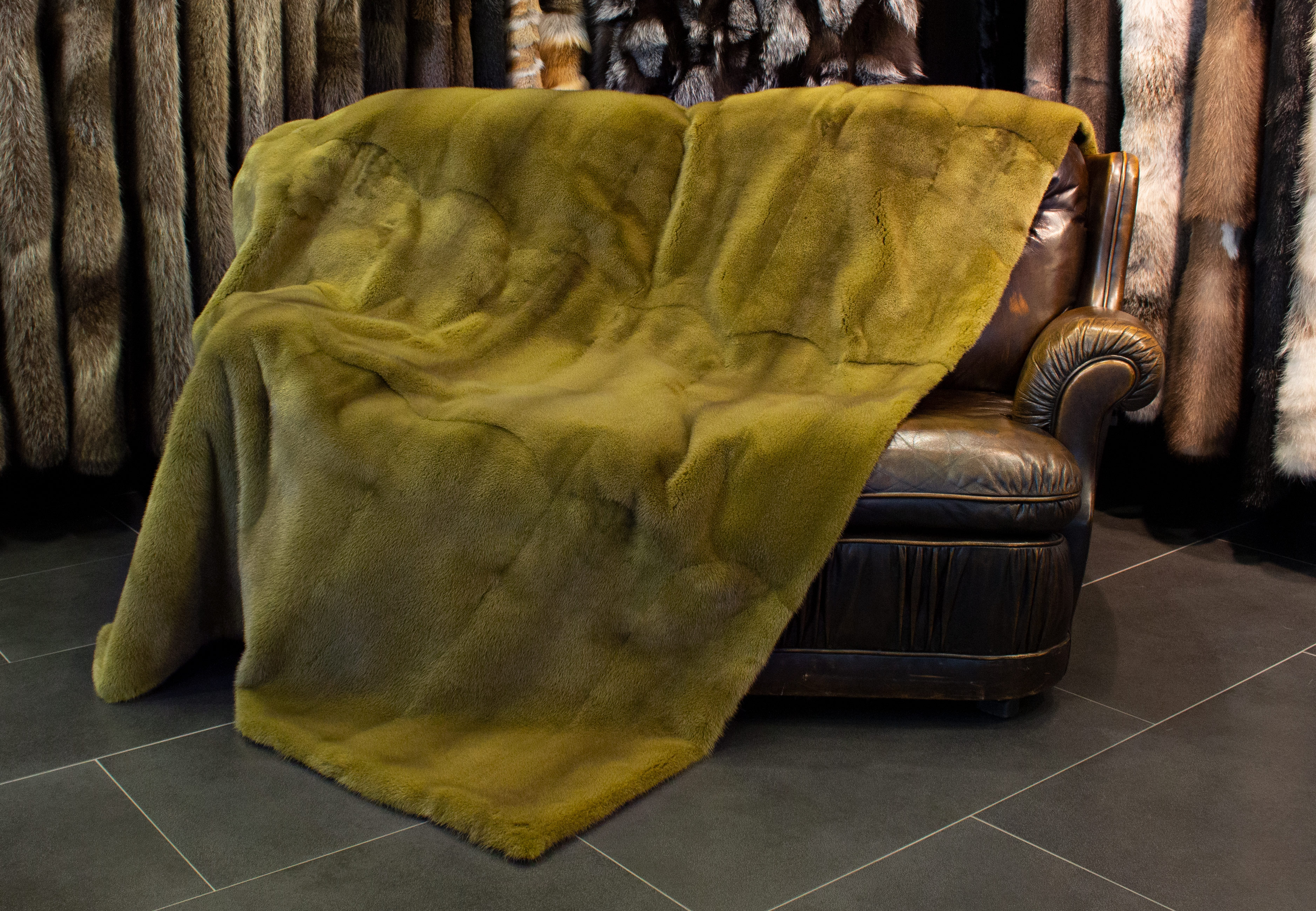 Real Mink Fur Blanket in Green