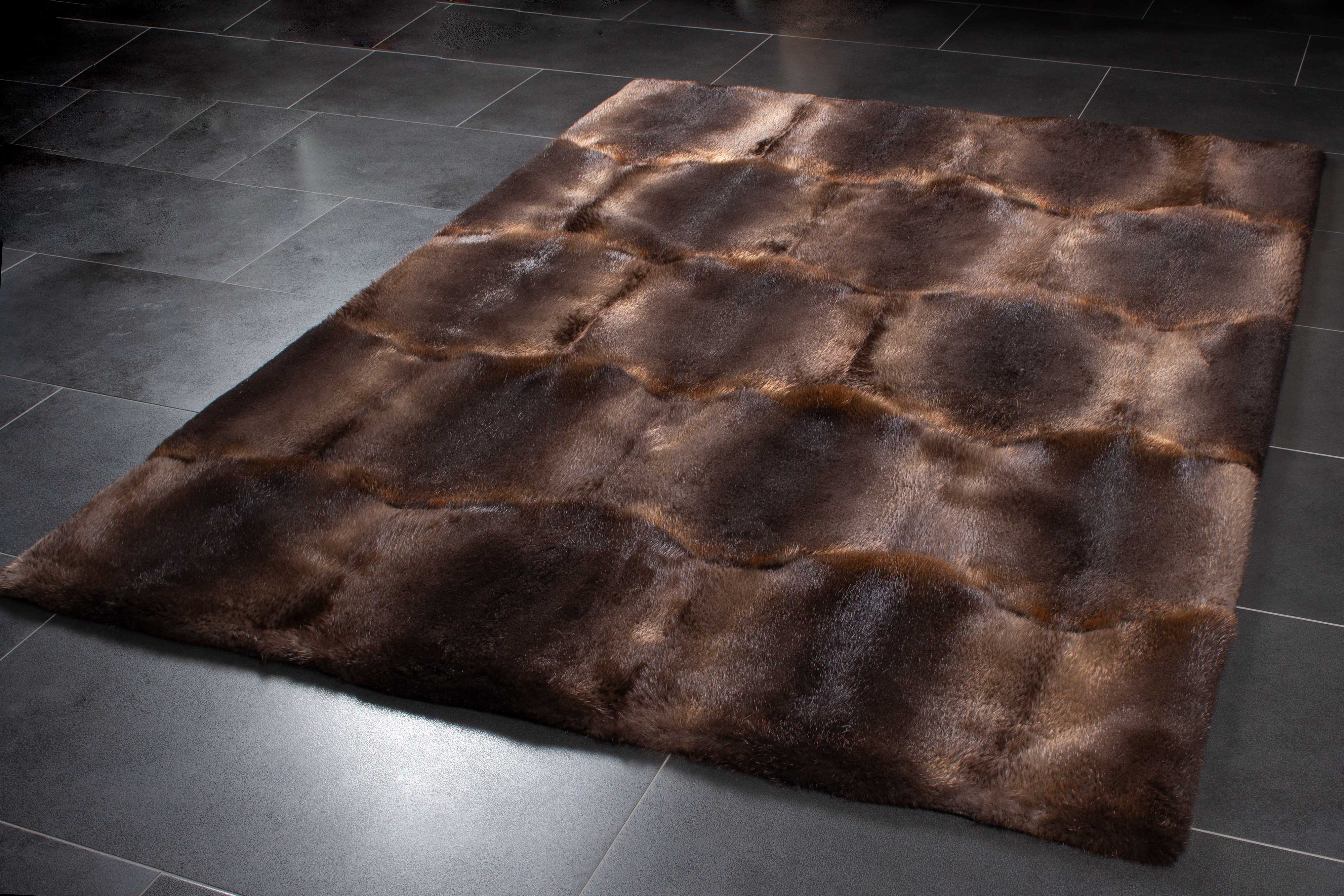 2-1493-Biber-Pelzteppich-Echtfell-Biberfell-Lars-Paustian Beaver Fur Carpet made of Wild Fur - "Winter Dream"