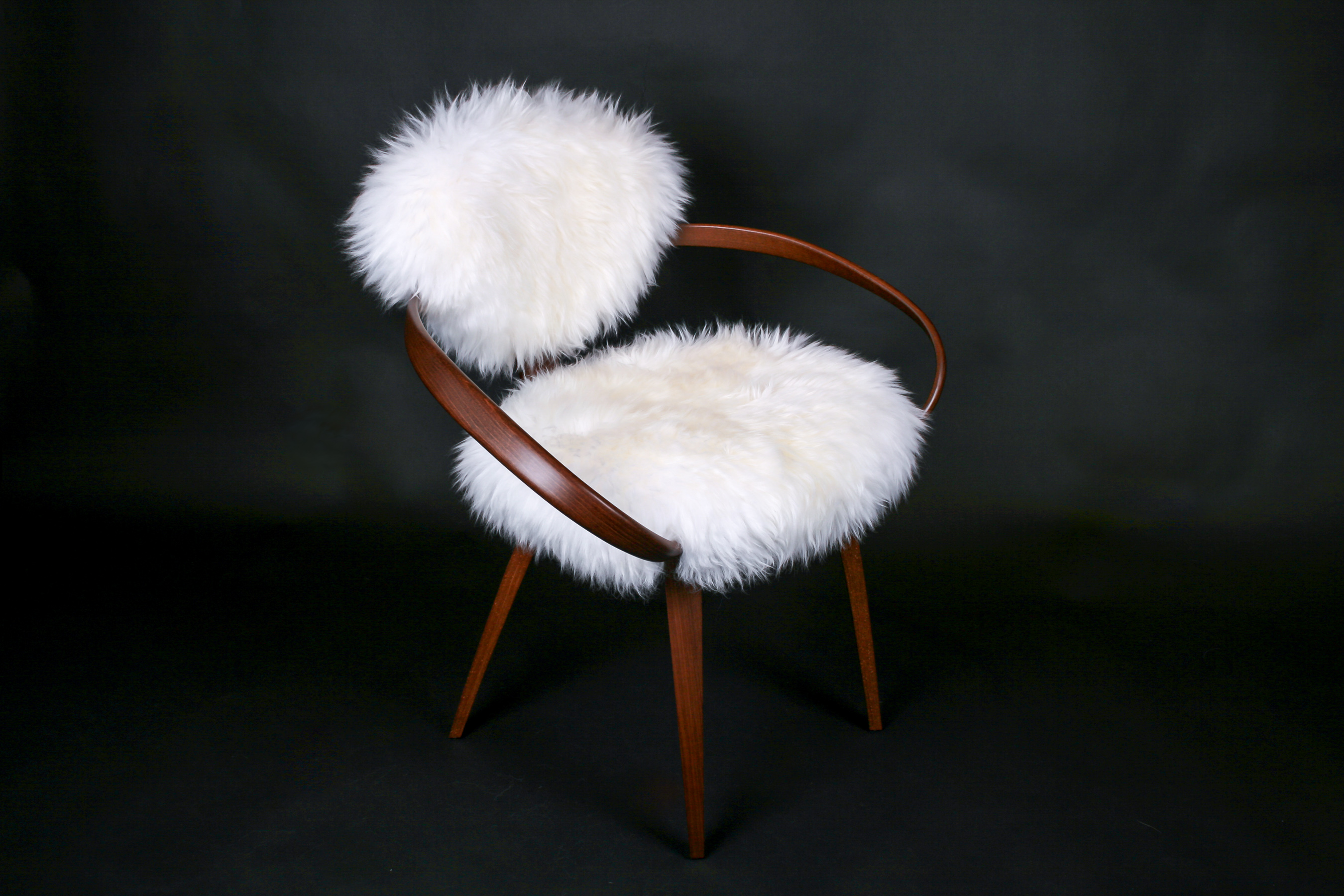 1-1910-Cherner-Stuhl-Australisches-Lammfell Cherner Chair (white Australian Lamb Fur)