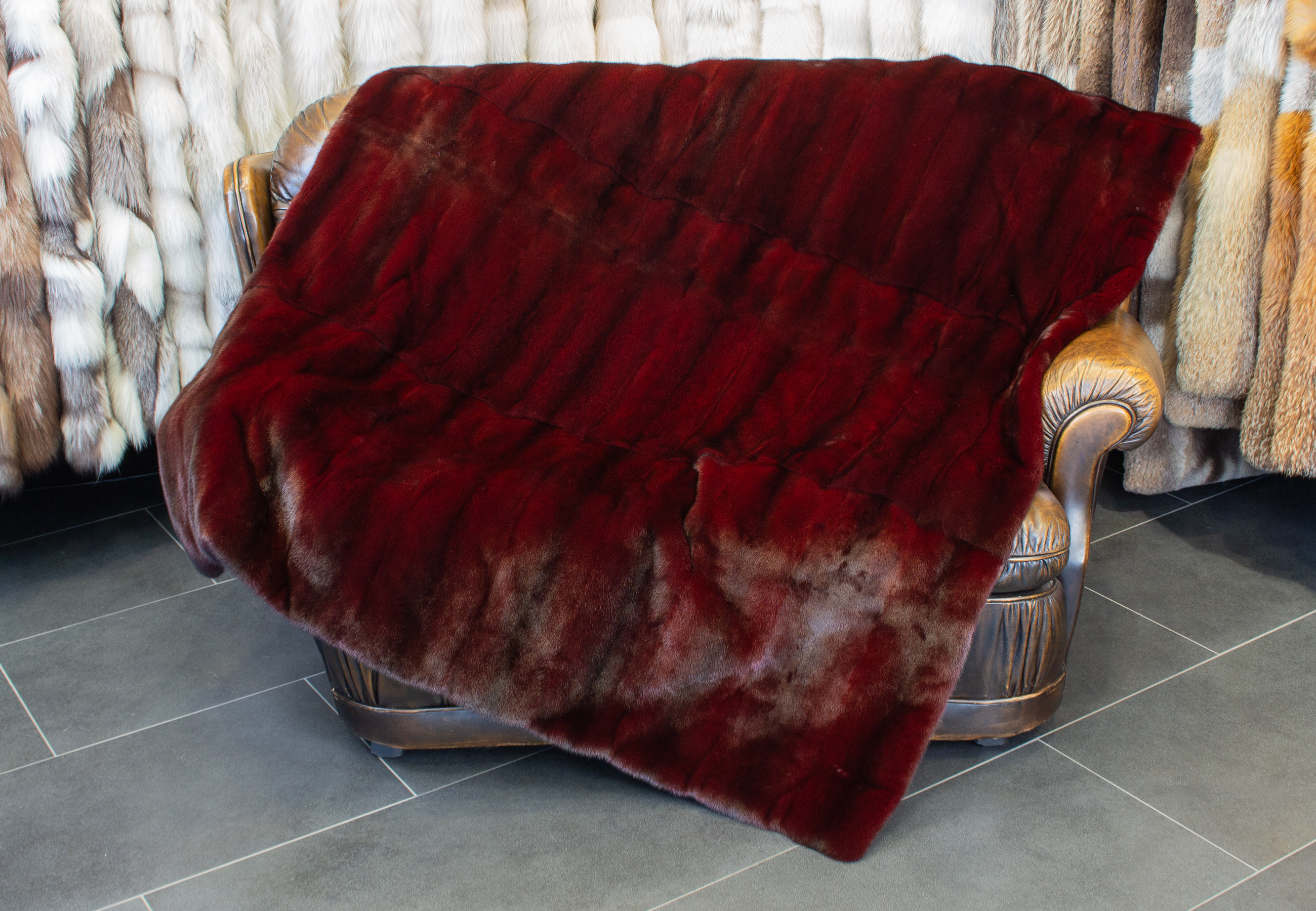 Luxurious Mink Fur Throw Cherry-Red Luxurious Mink Fur Throw Cherry-Red