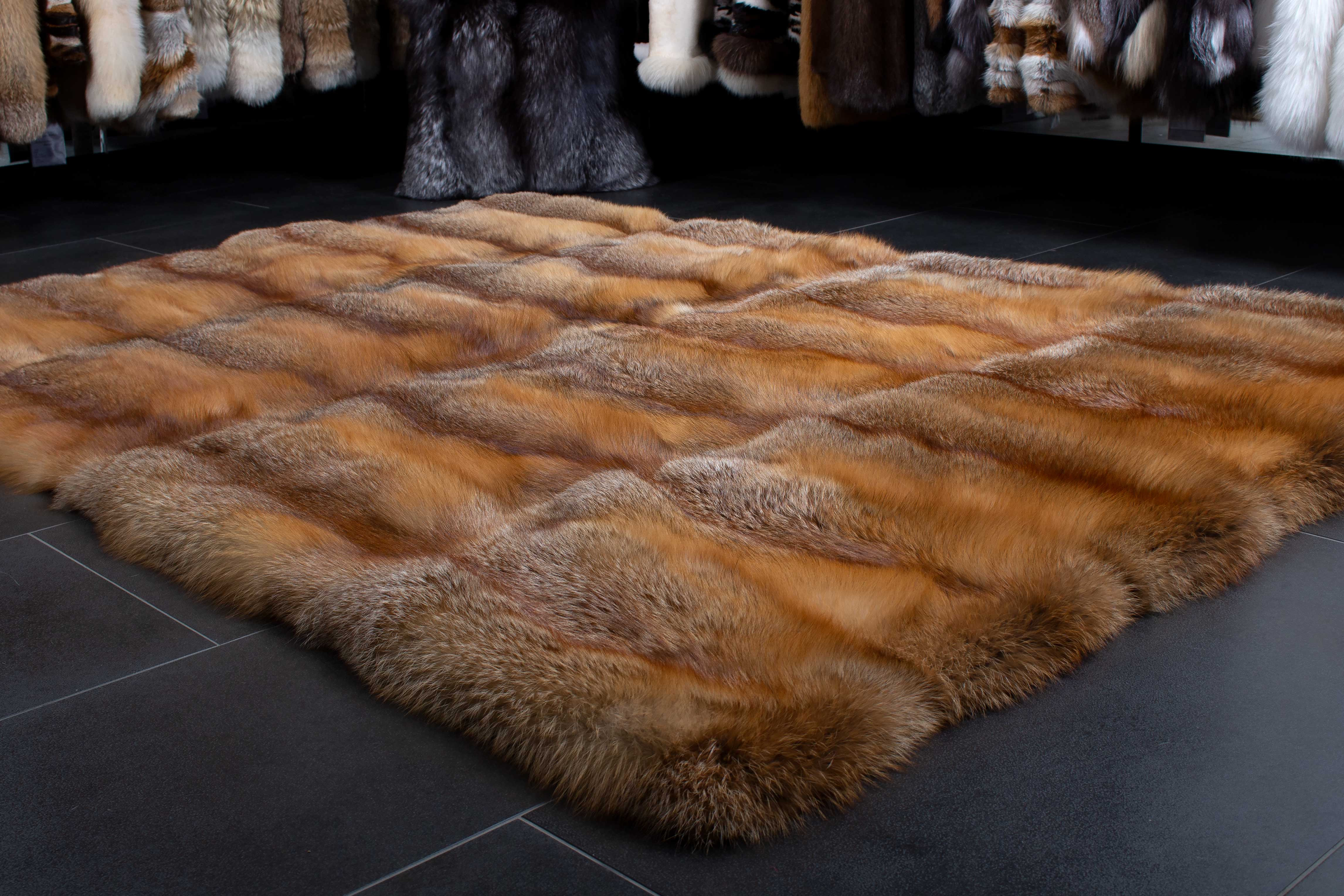 European Red Fox Fur Carpet "Almflair"