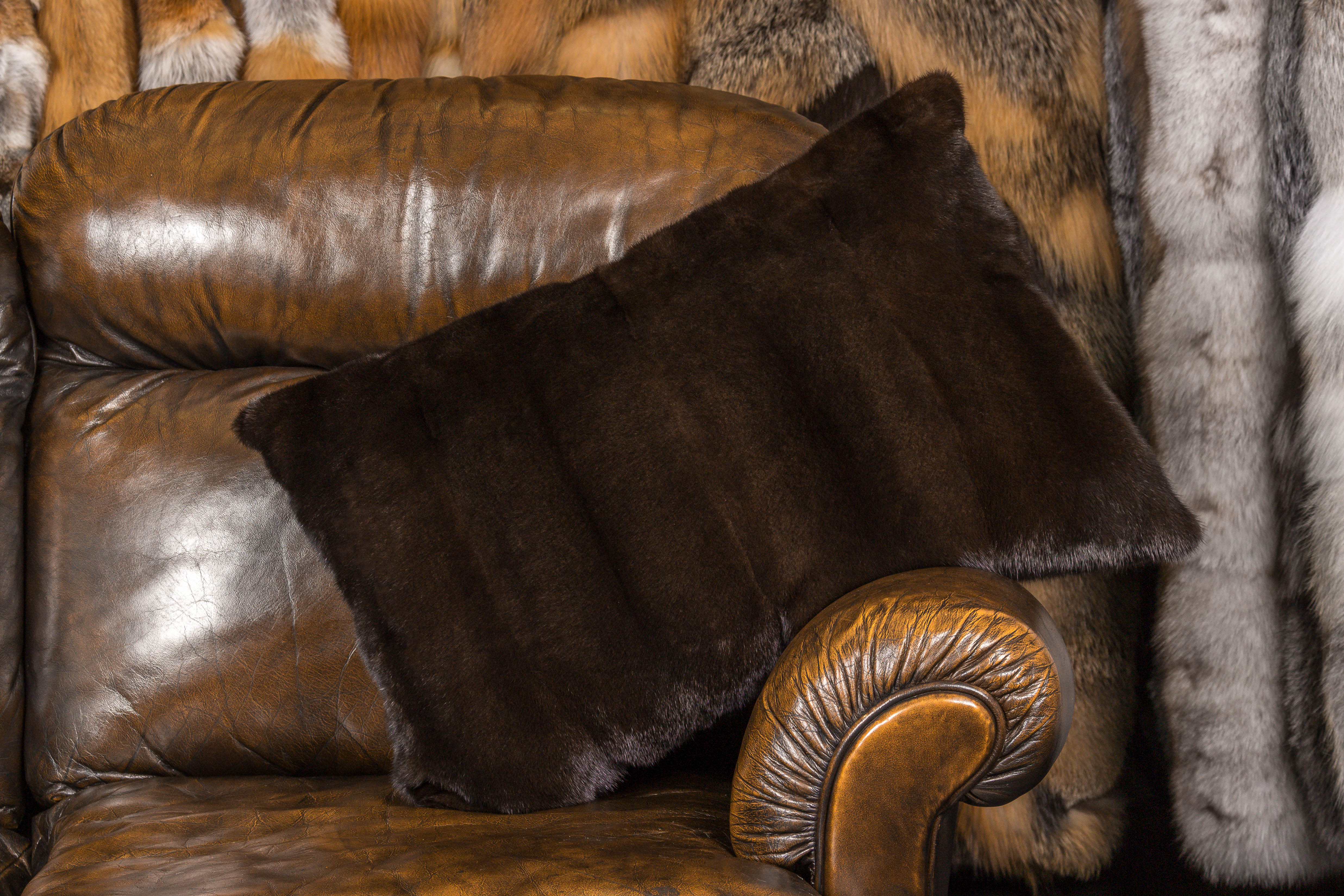 1-2080-Nerz-Fellkissen-gerupfter-Nerz-R-ckabfuetterung Mink Fur Cushion