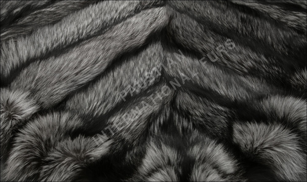 SAGA Silver Fox Fur bedside rug - Natural