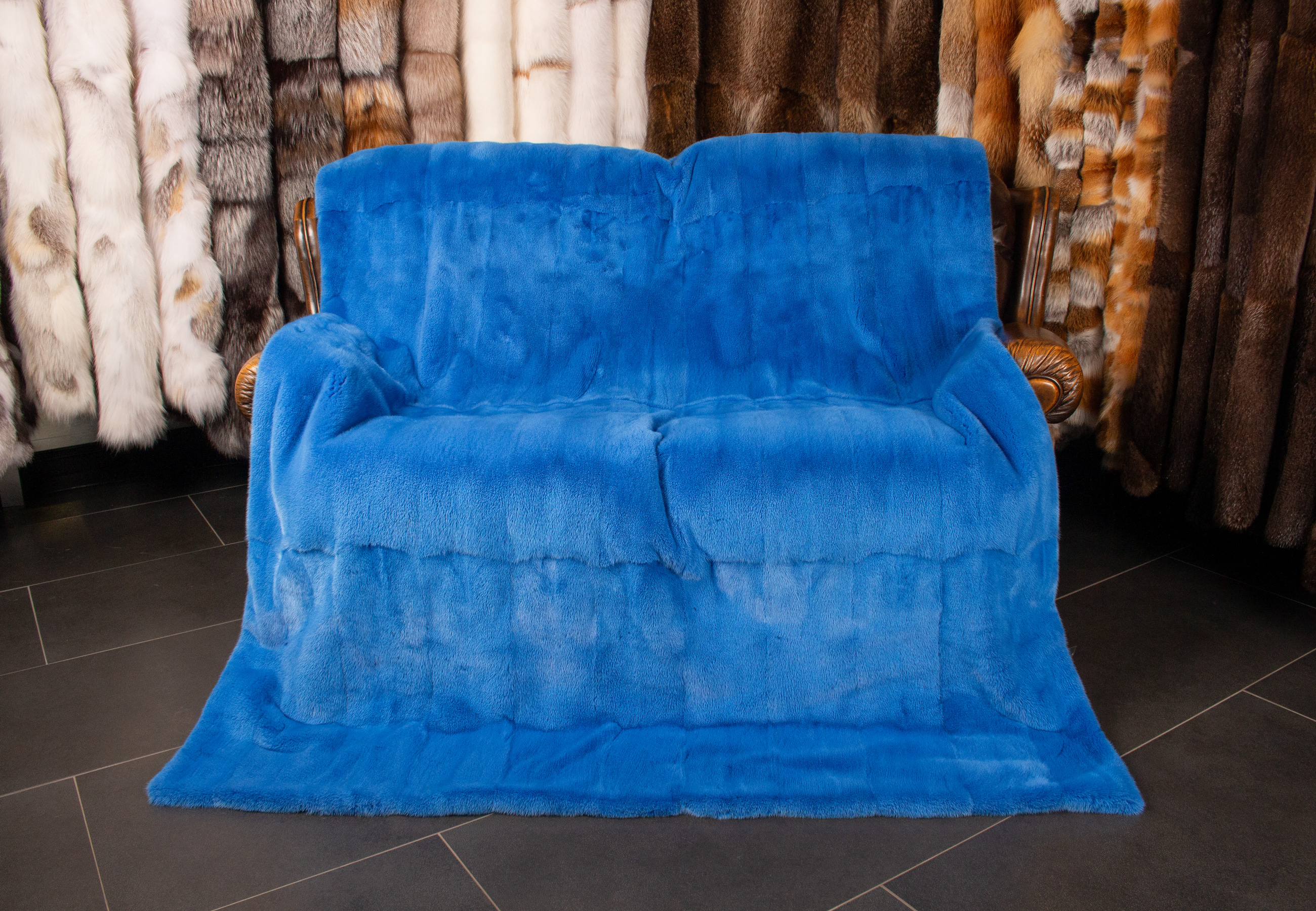 Noble Mink Fur Blanket in Blue