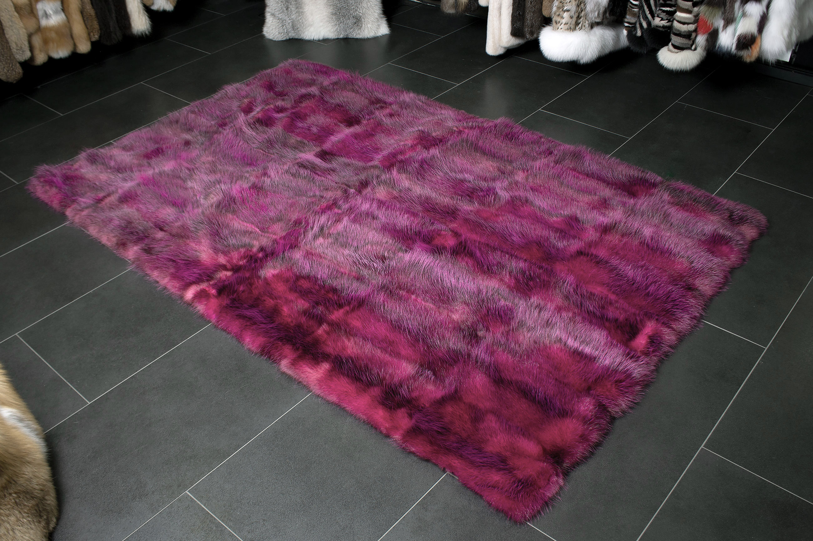 1-1537-Opossum-Echtfell-Pelzteppich-Pink-Lars-Paustian Genuine Possum Fur Rug - Fur Harvesters
