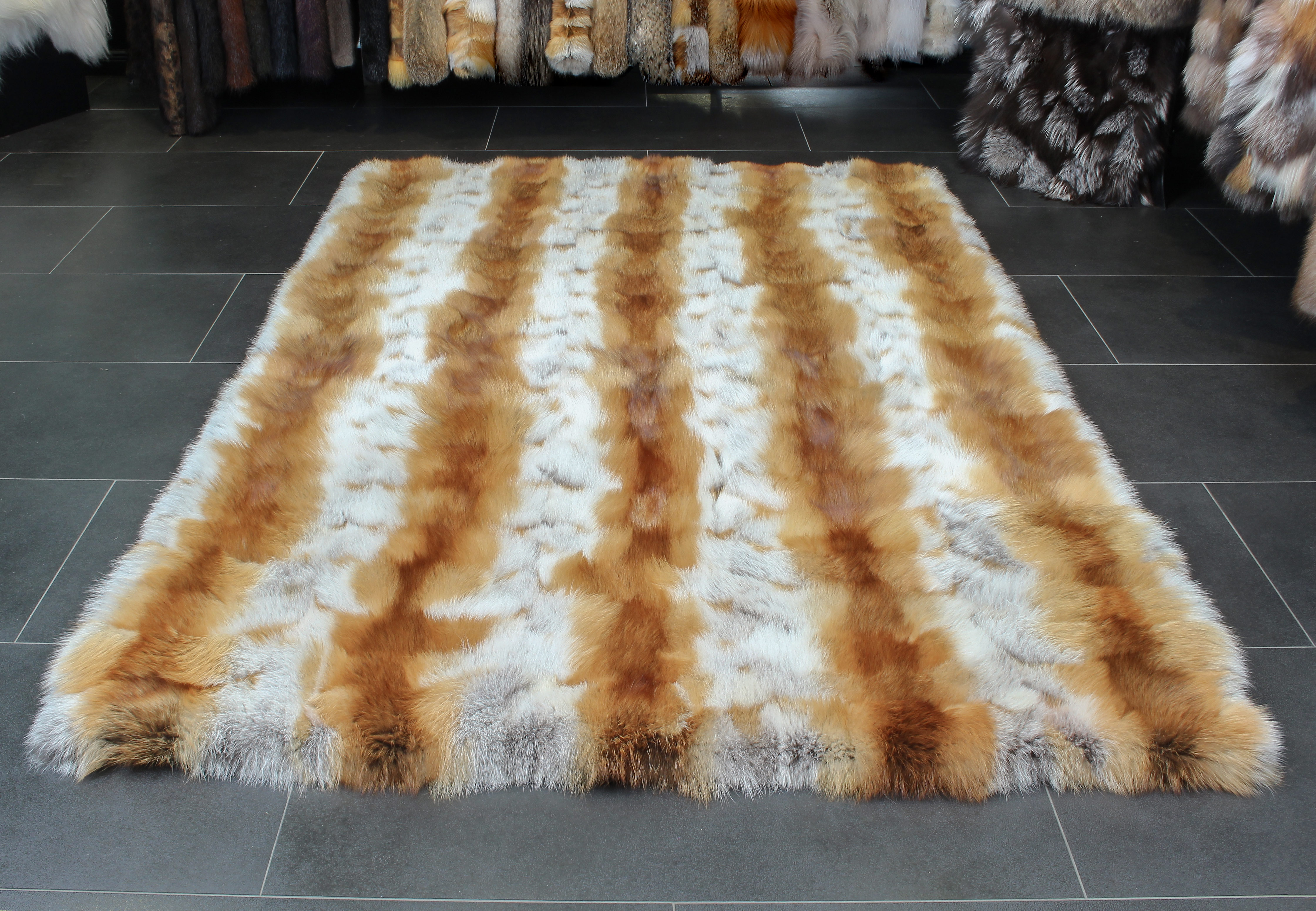 2-7839-Europaeischer-Rotfuchs-Teppich-Patchwork-Design-Fellteppich Red Fox Rug - Patchwork Design